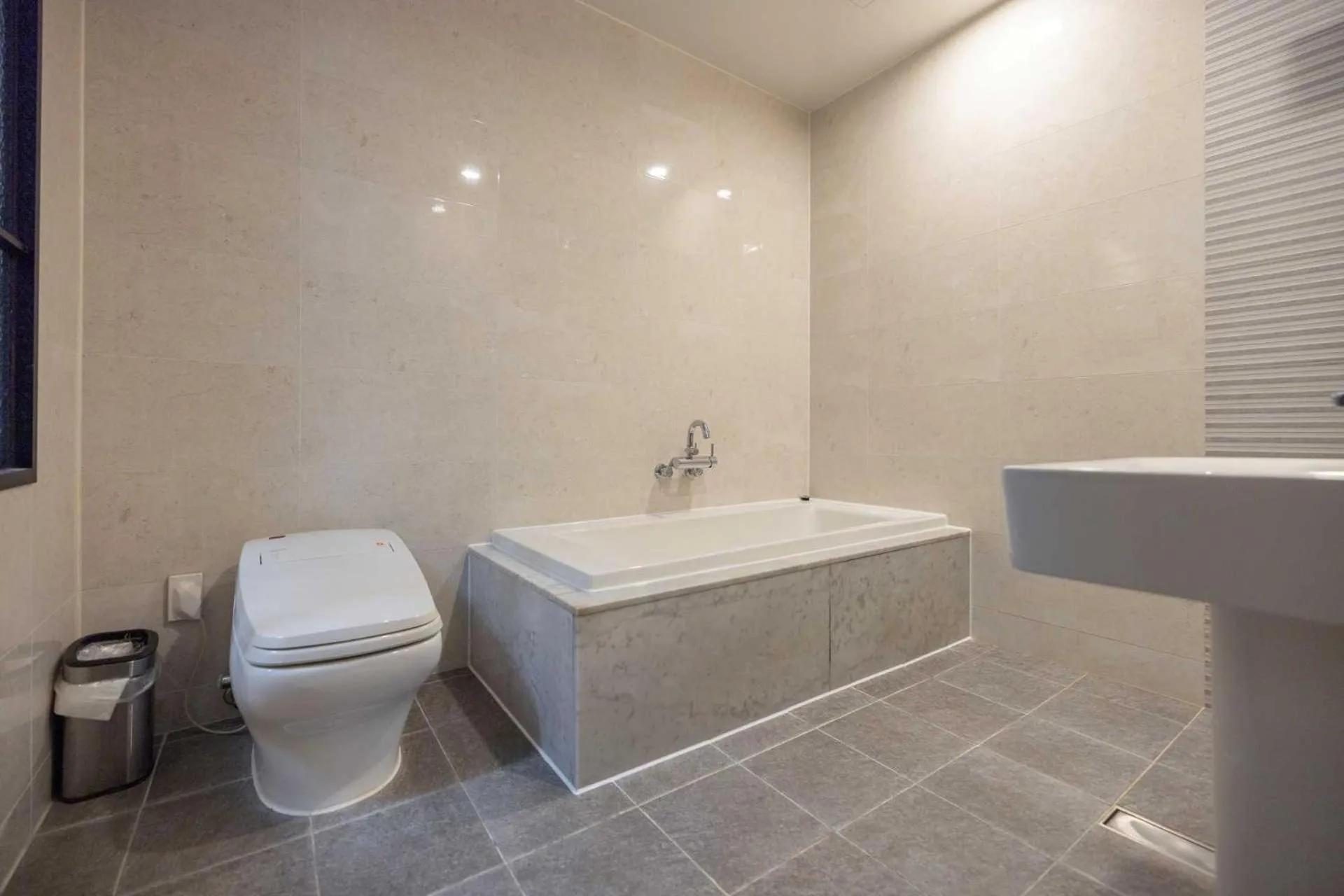 Toilet in Hotel Moon Cheonan ShinBuldang