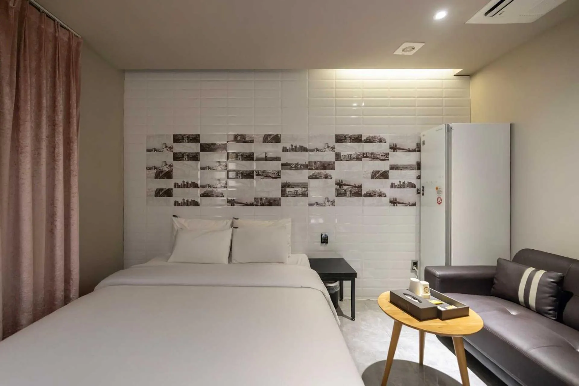 Bedroom, Bed in Hotel Moon Cheonan ShinBuldang