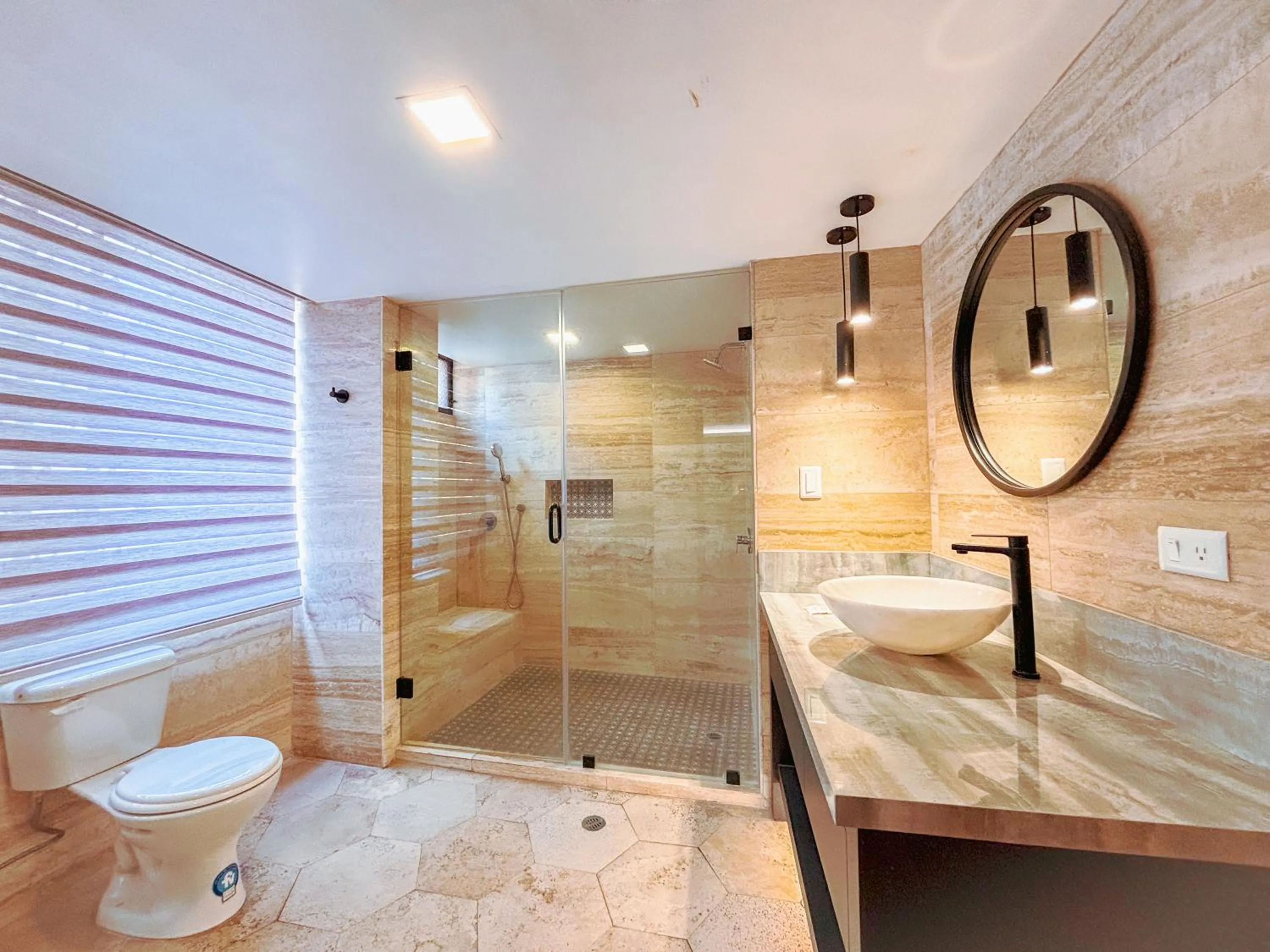 Bathroom in Hotel David