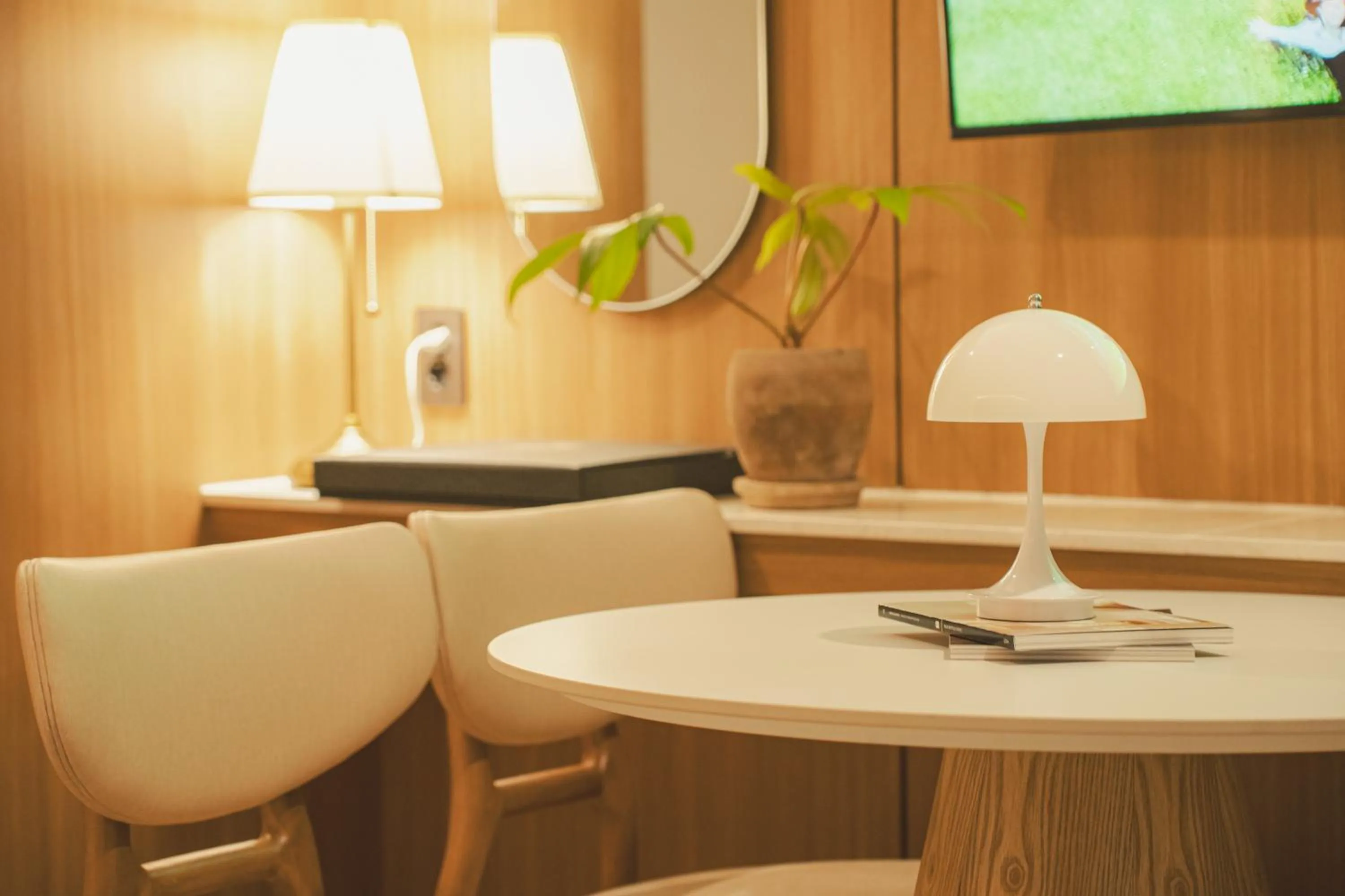 Seating area in Cheonan Buldang Hound Hotel