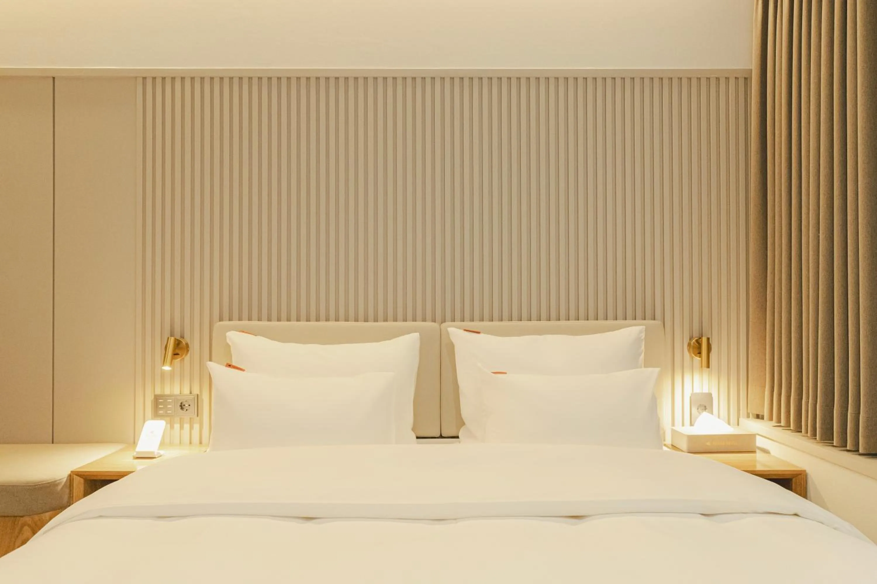 Bed in Cheonan Buldang Hound Hotel