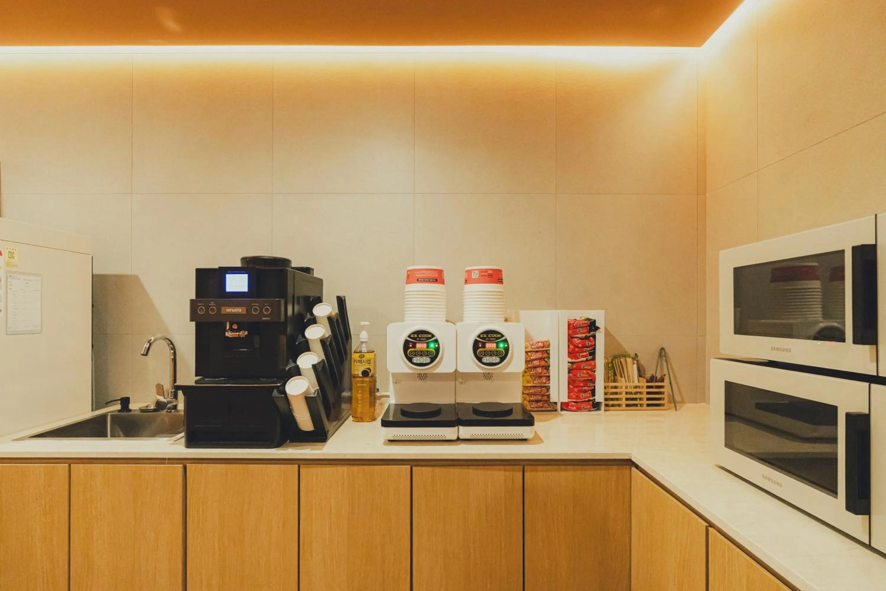 Coffee/tea facilities in Cheonan Buldang Hound Hotel