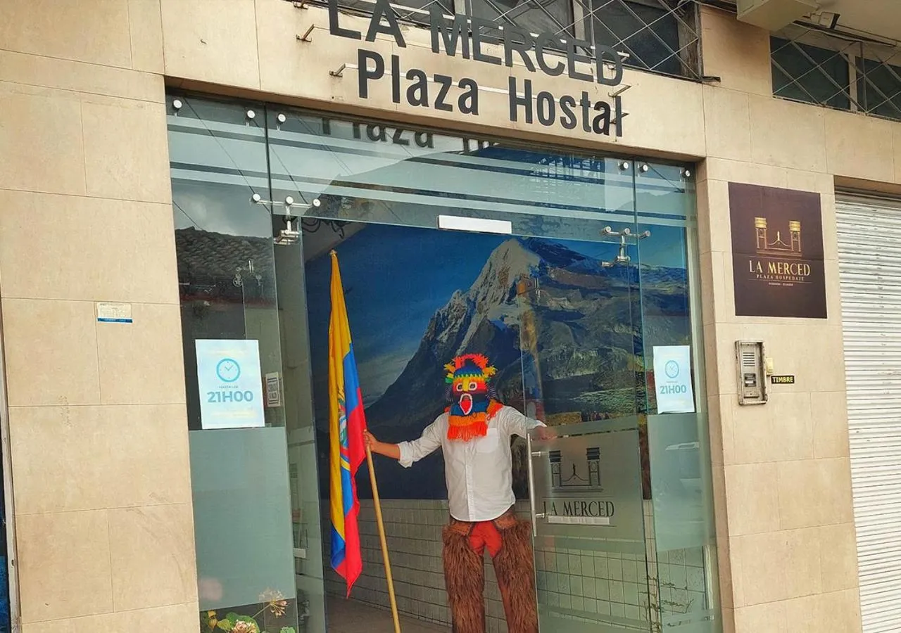 Facade/entrance in La Merced Plaza Hospedaje