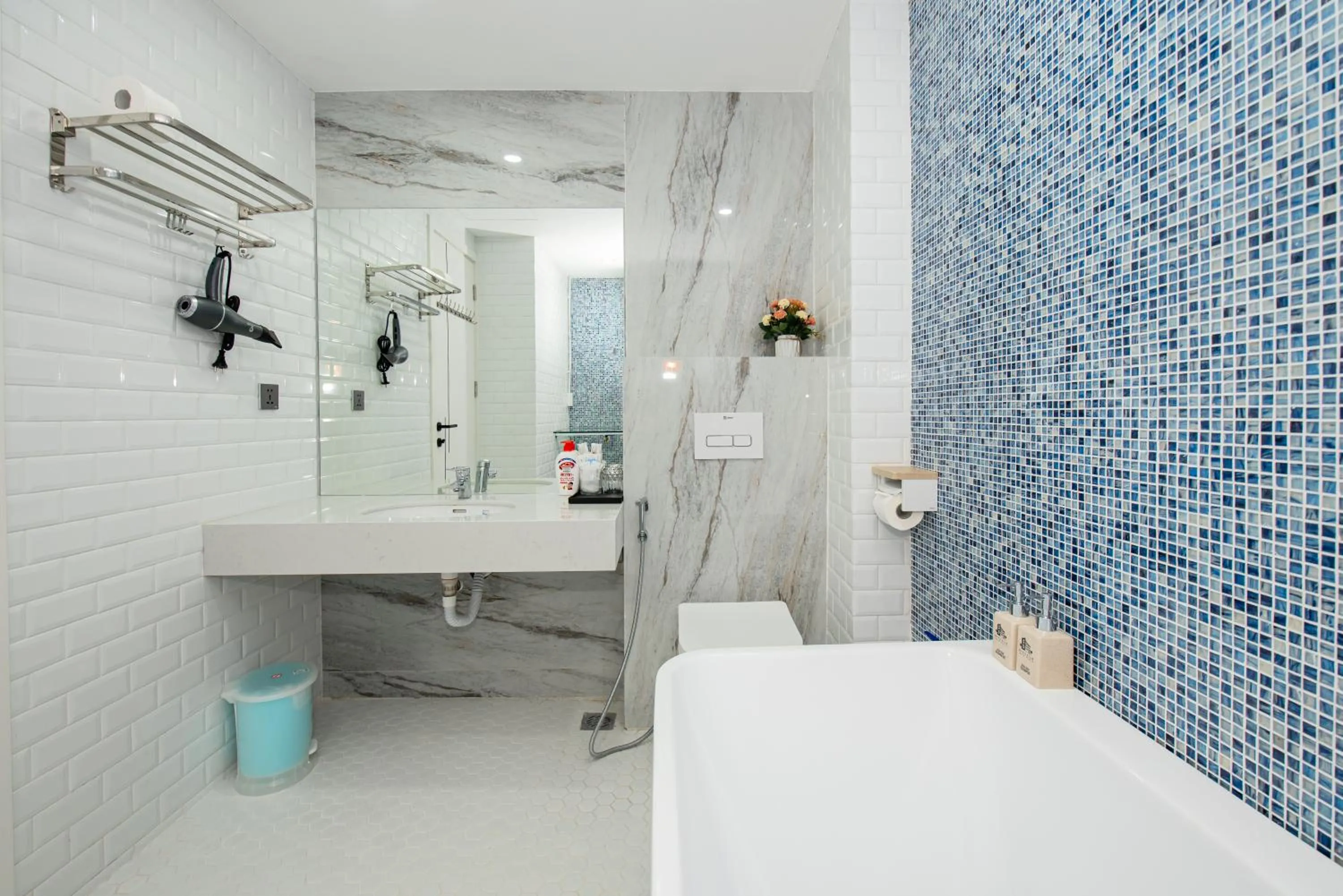 Shower in Myrcella Urban Apartment