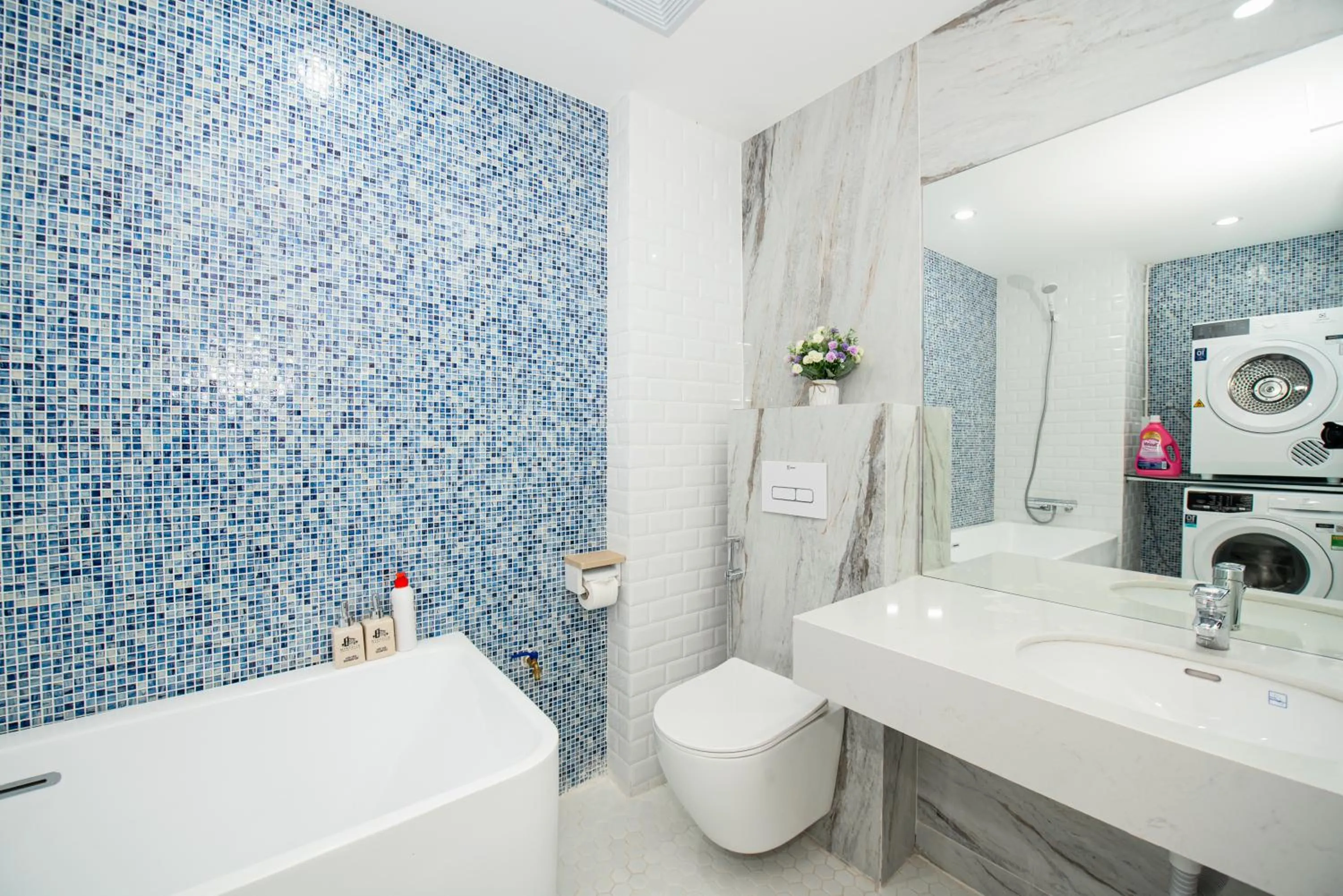 Shower in Myrcella Urban Apartment