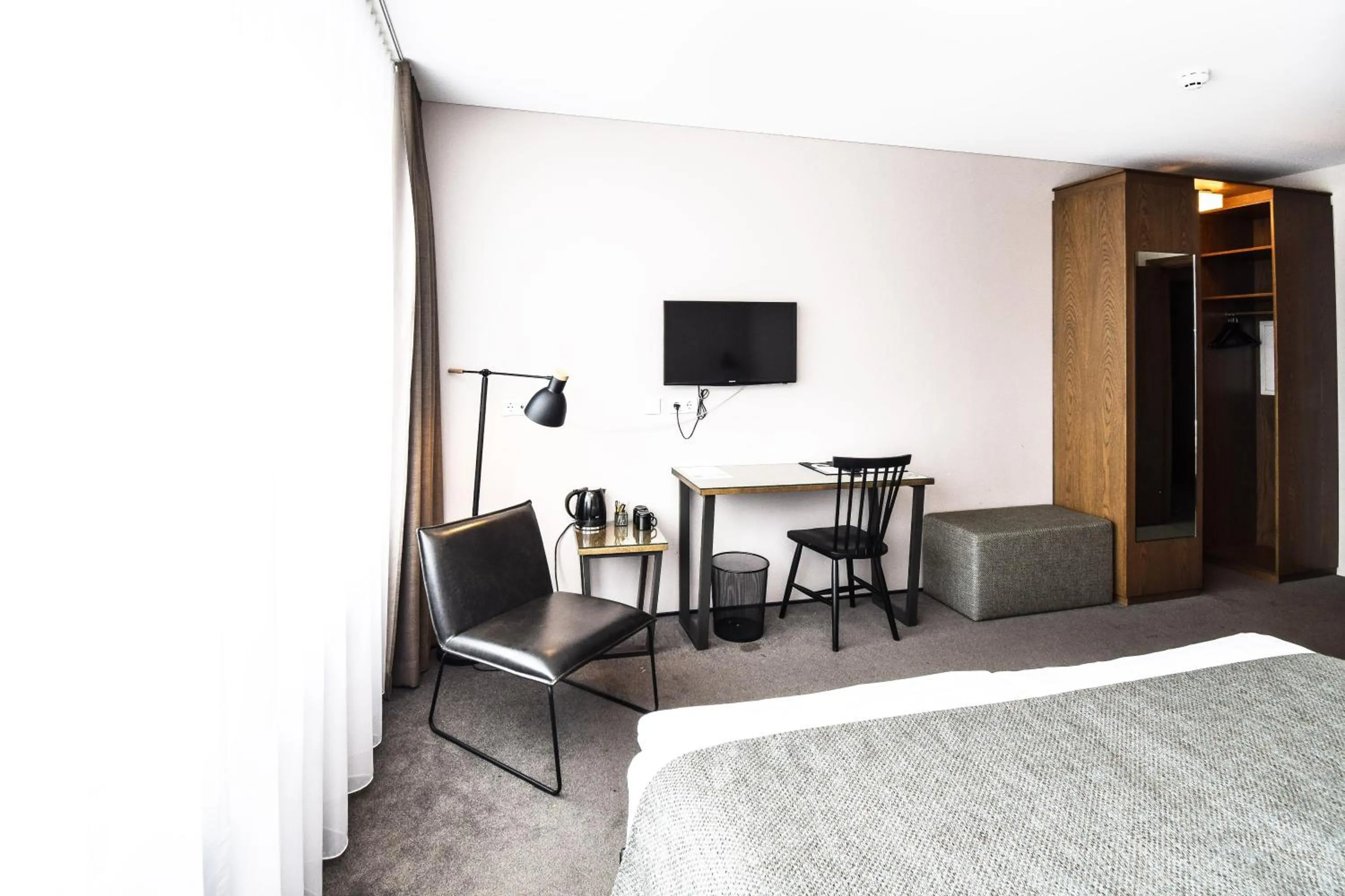 TV and multimedia, Bed in Bella Apartments & Rooms