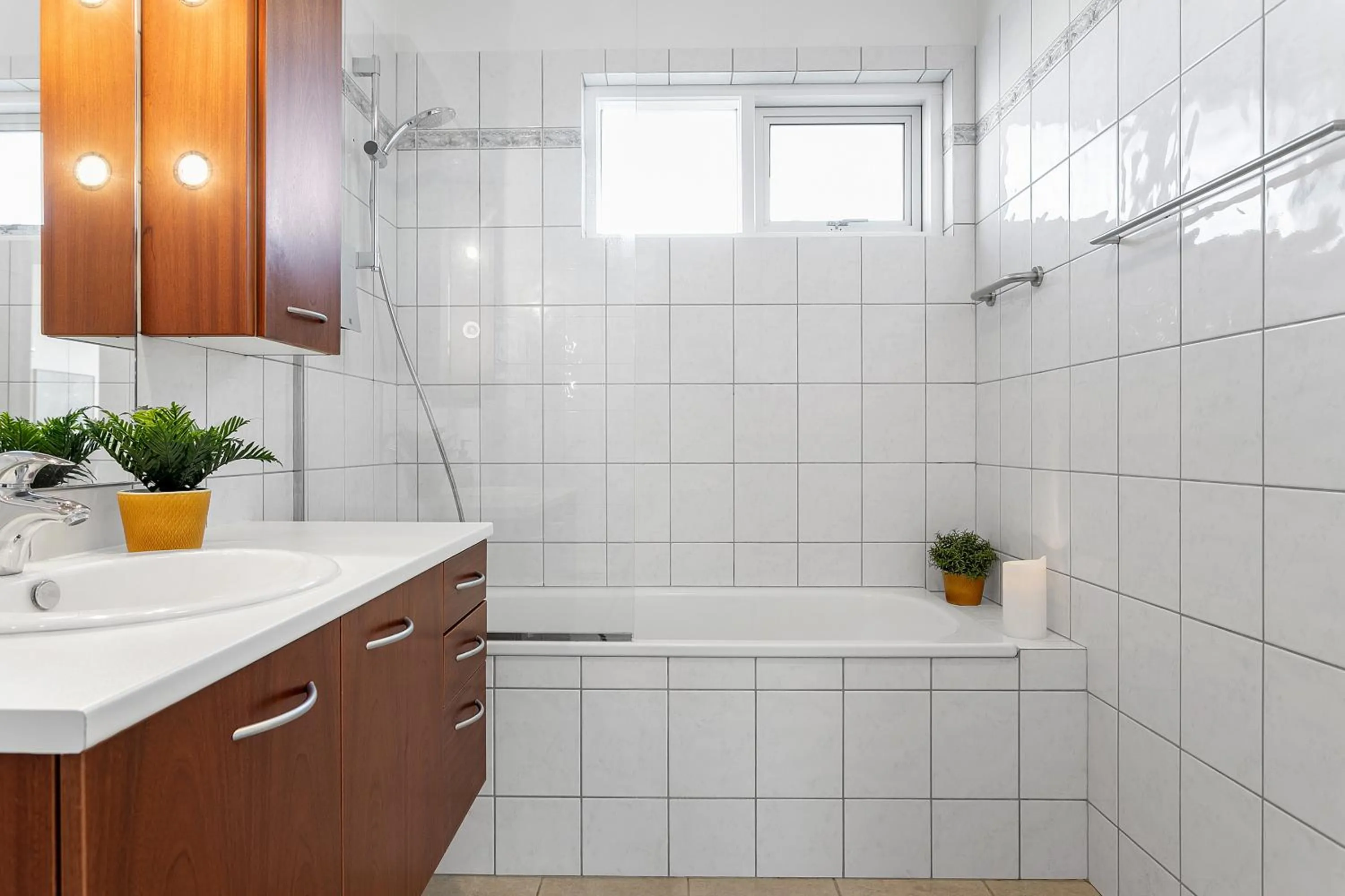 Shower in Bella Apartments & Rooms