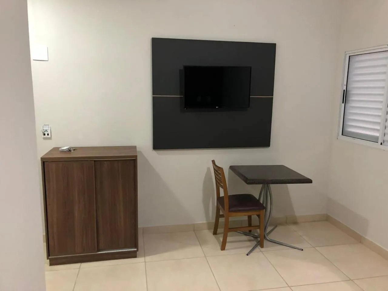 TV and multimedia in Victor Plaza Formiga