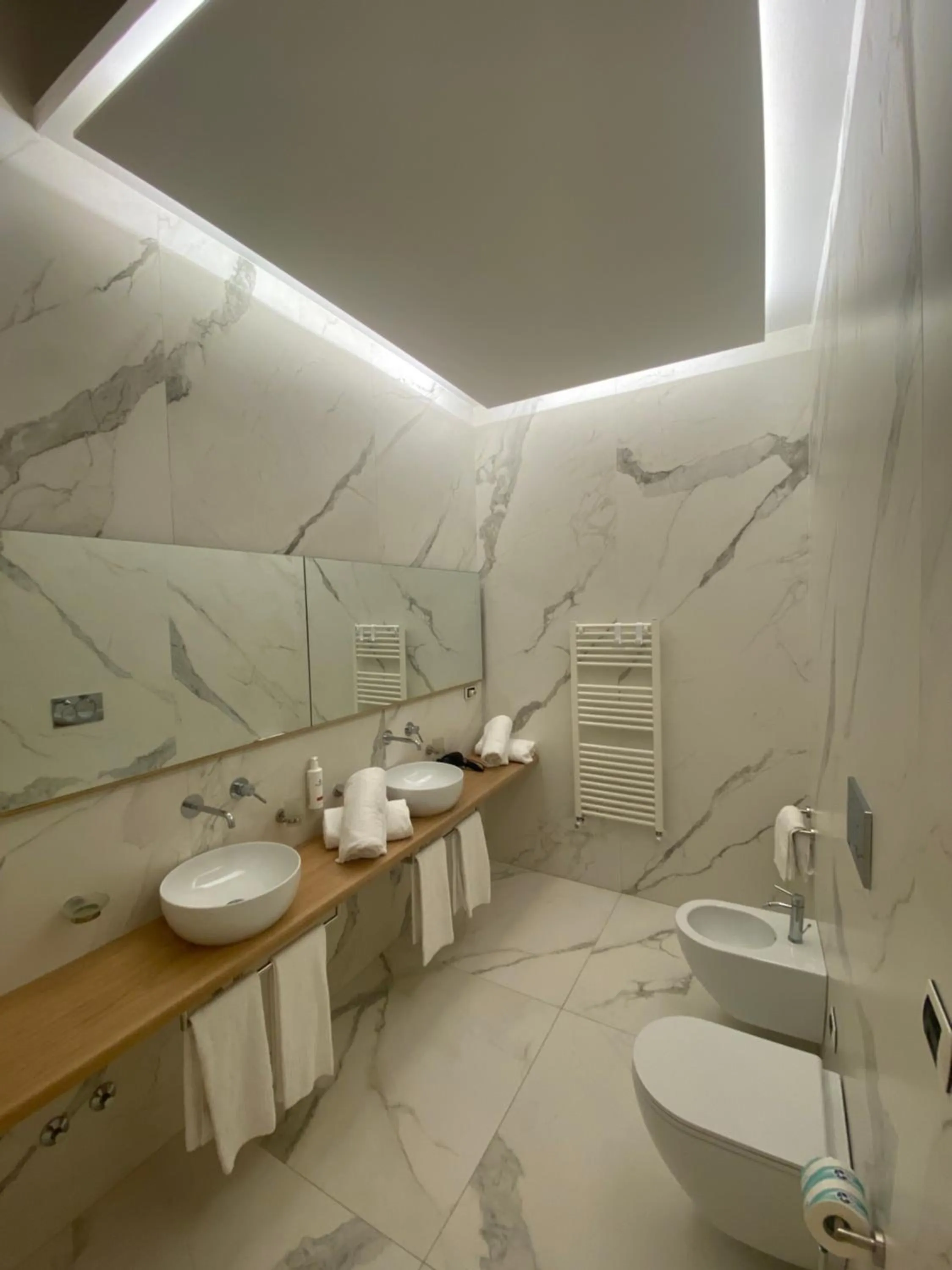 Bathroom in Casa Raiola Ercolano Luxury Rooms & Spa