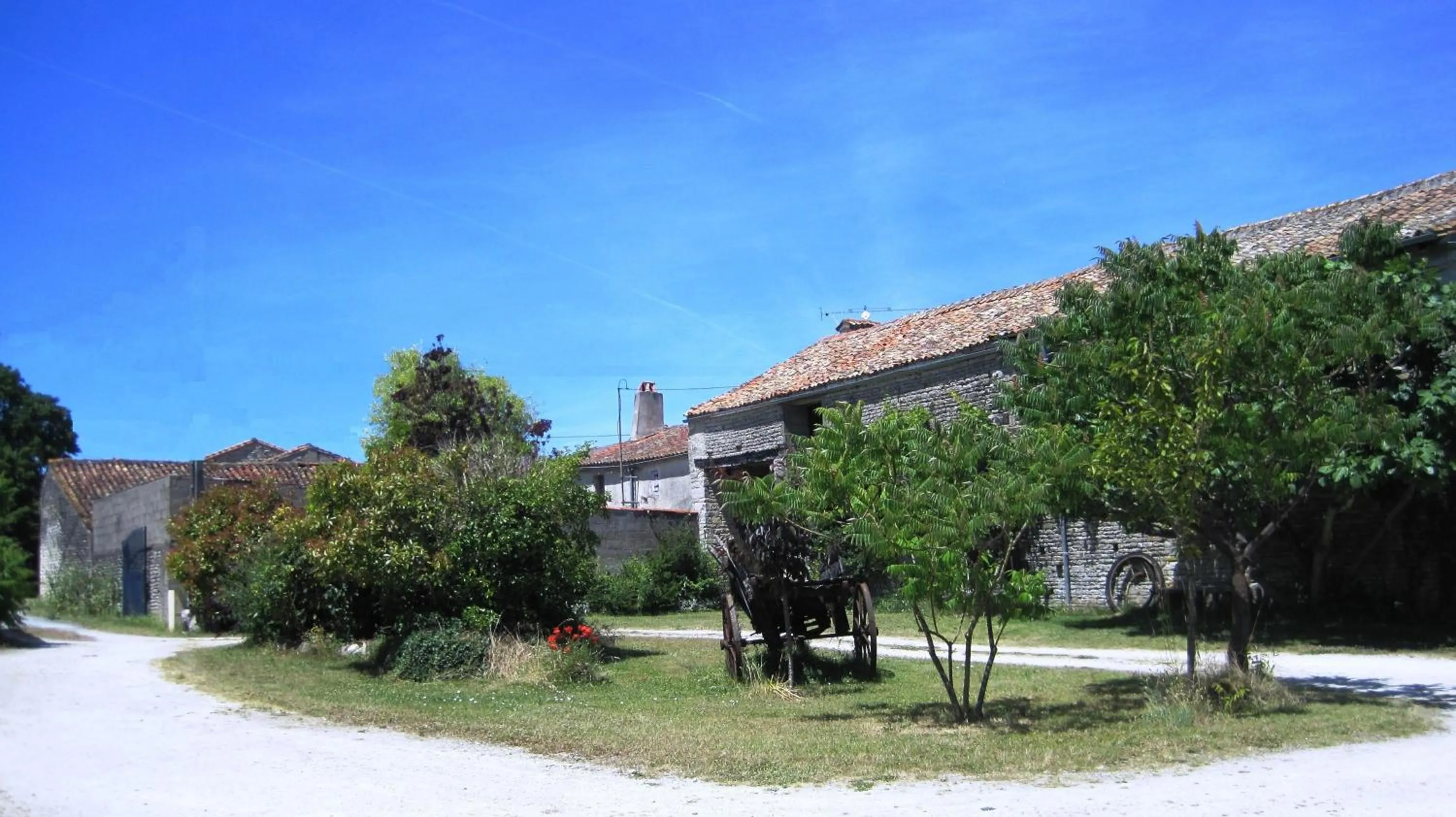 Property building in Le Noisetier at Les Hiboux Gites