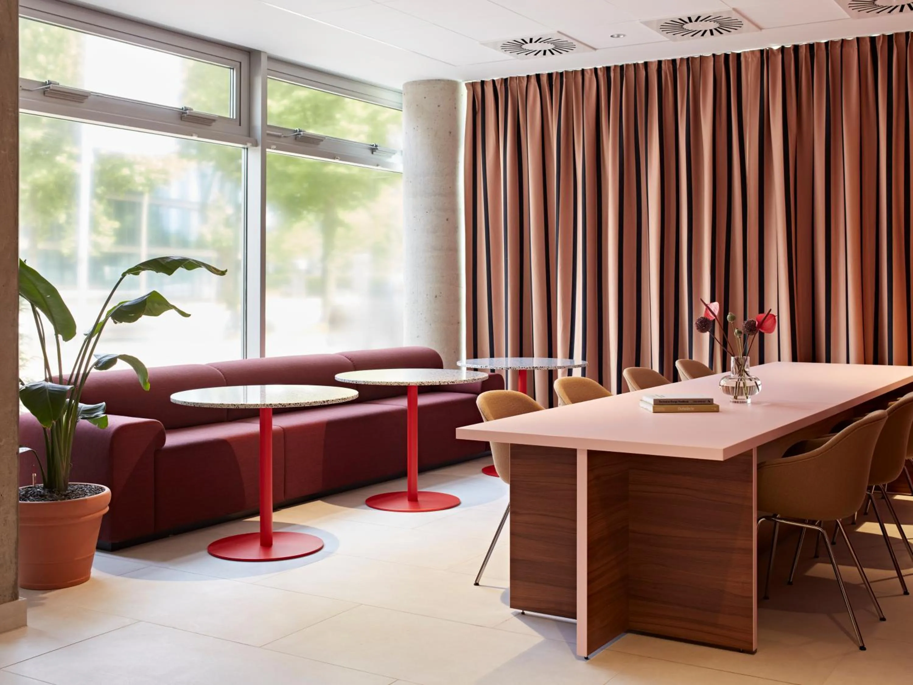 Lobby or reception in Numa Hamburg St Georg