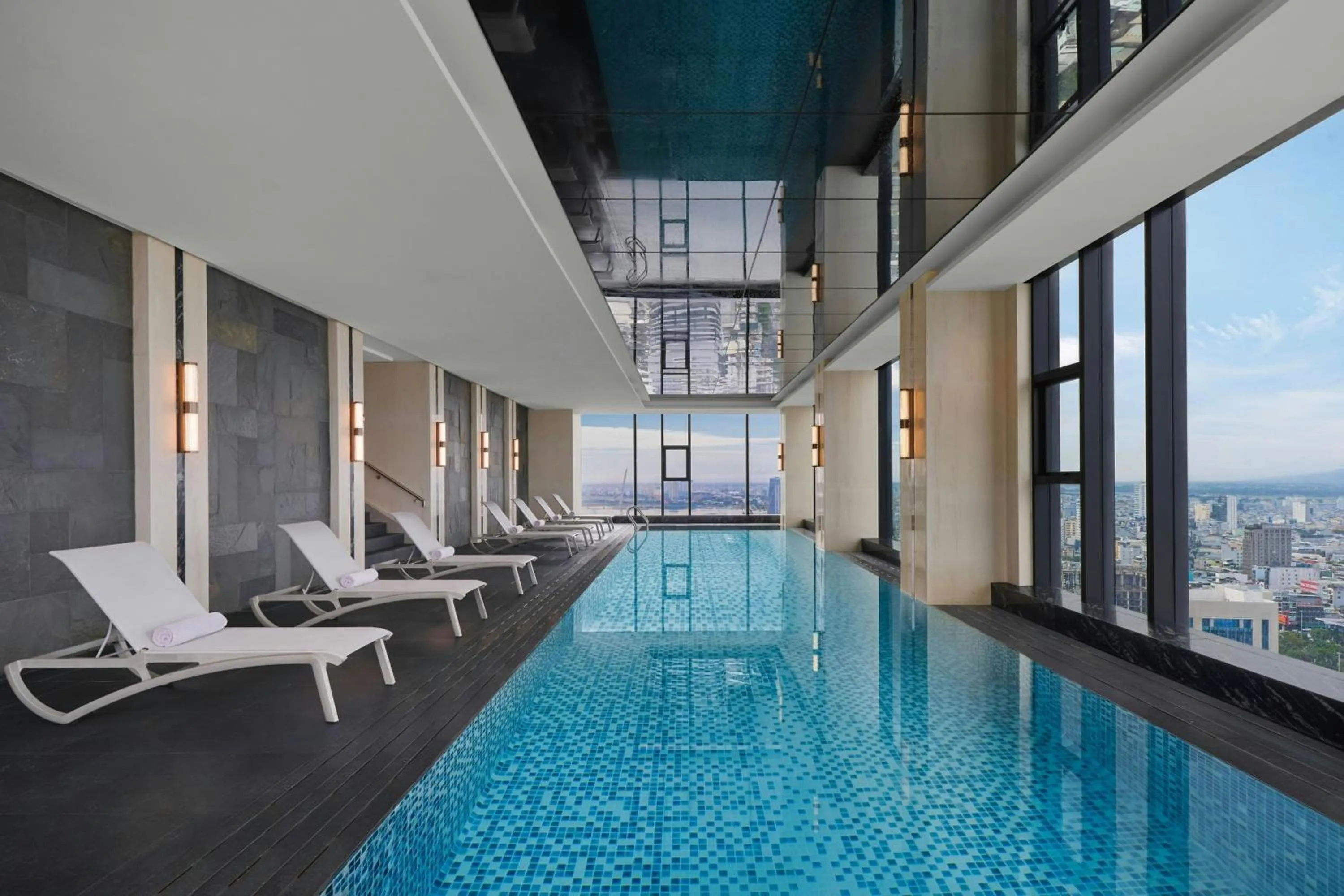 Swimming pool in Courtyard by Marriott Danang Han River