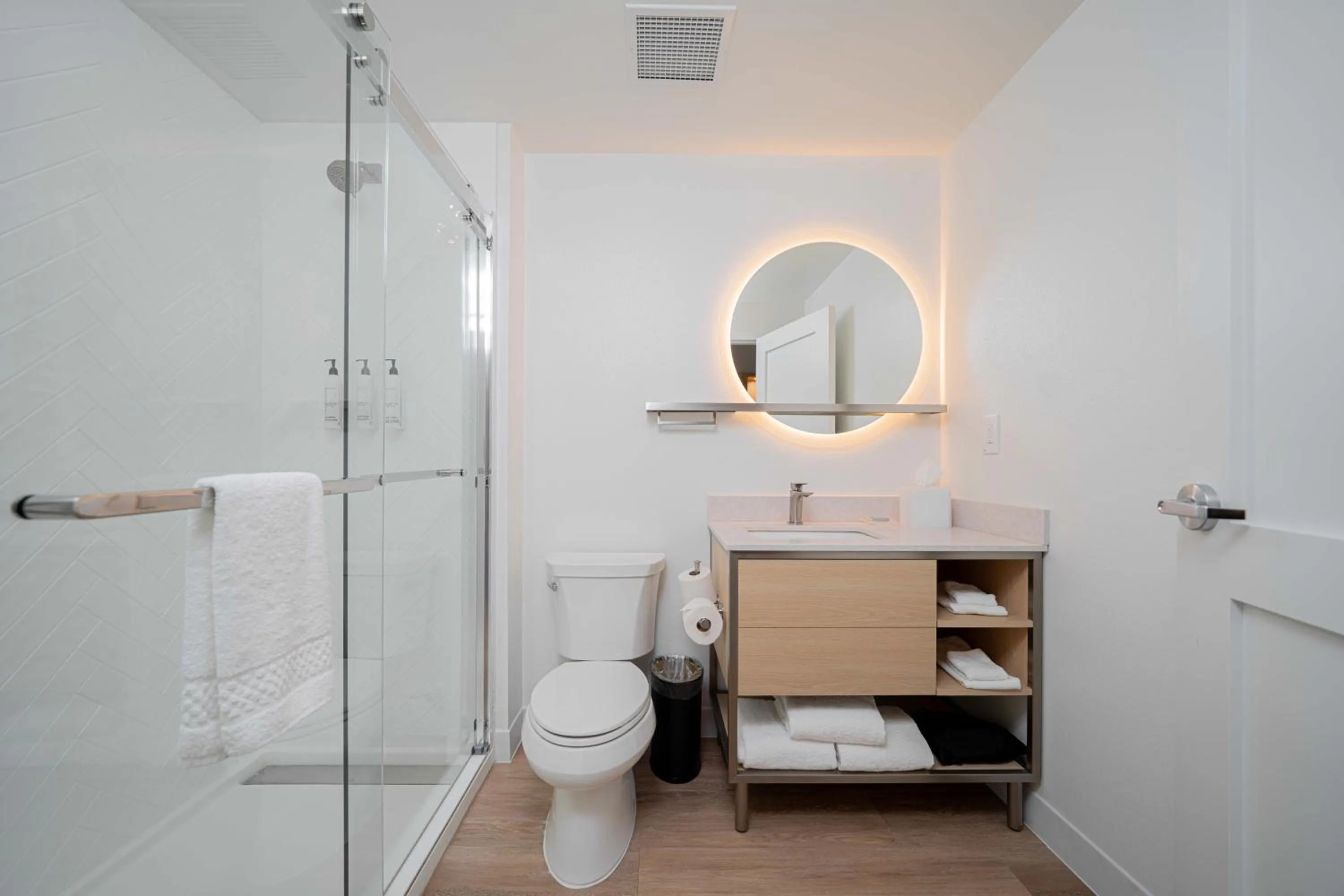 Bathroom in TownePlace Suites Longview