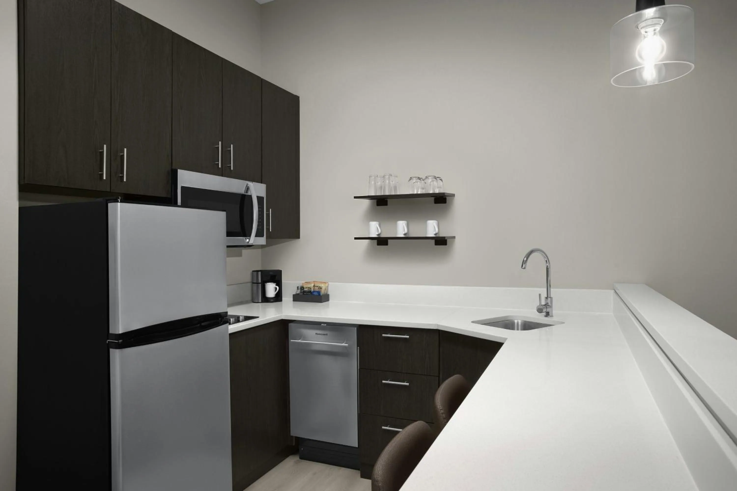 Kitchen or kitchenette in Residence Inn by Marriott Newark, DE