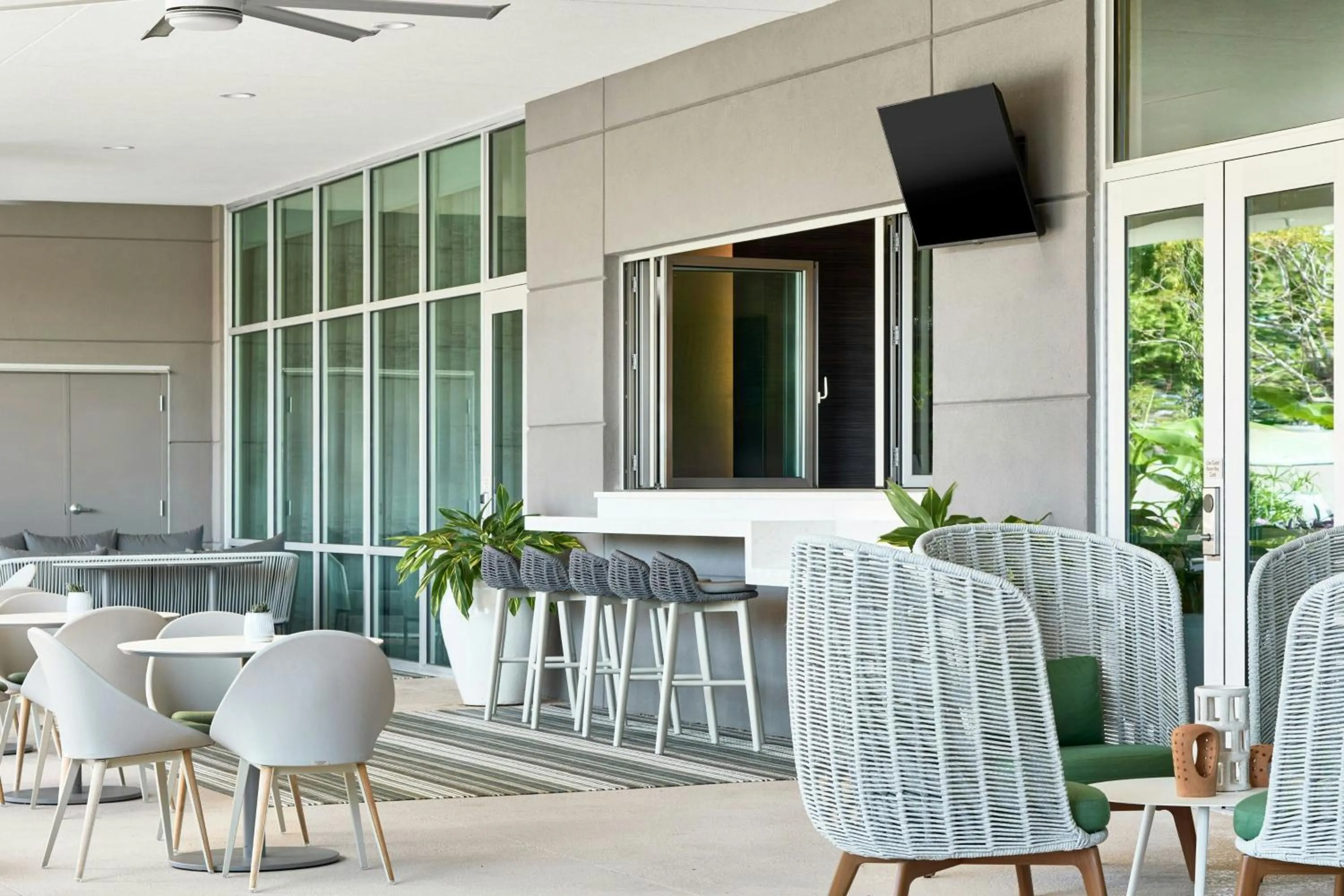 Lounge or bar in Element Wilmington