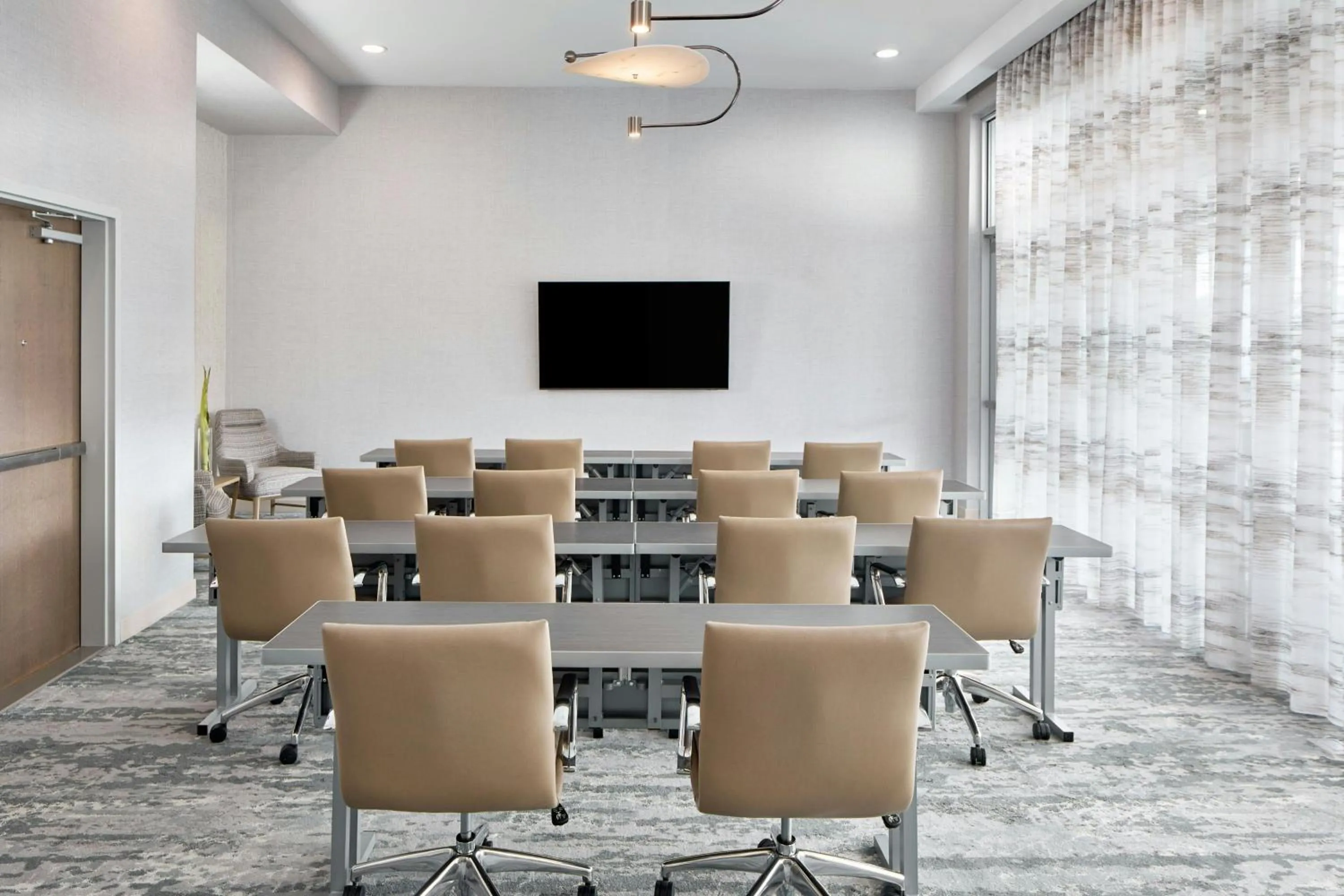 Meeting/conference room in Element Wilmington