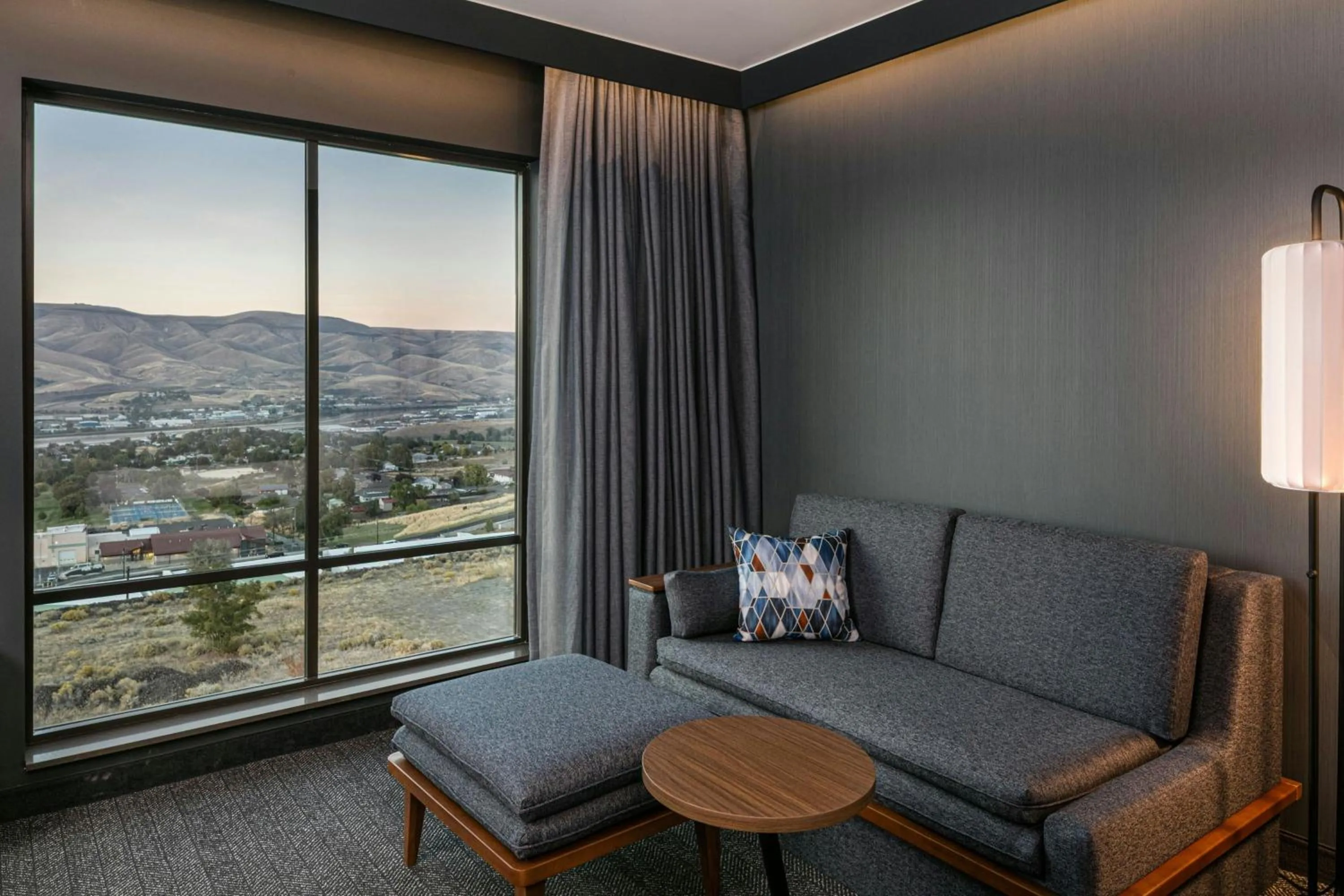 Photo of the whole room in Courtyard Lewiston