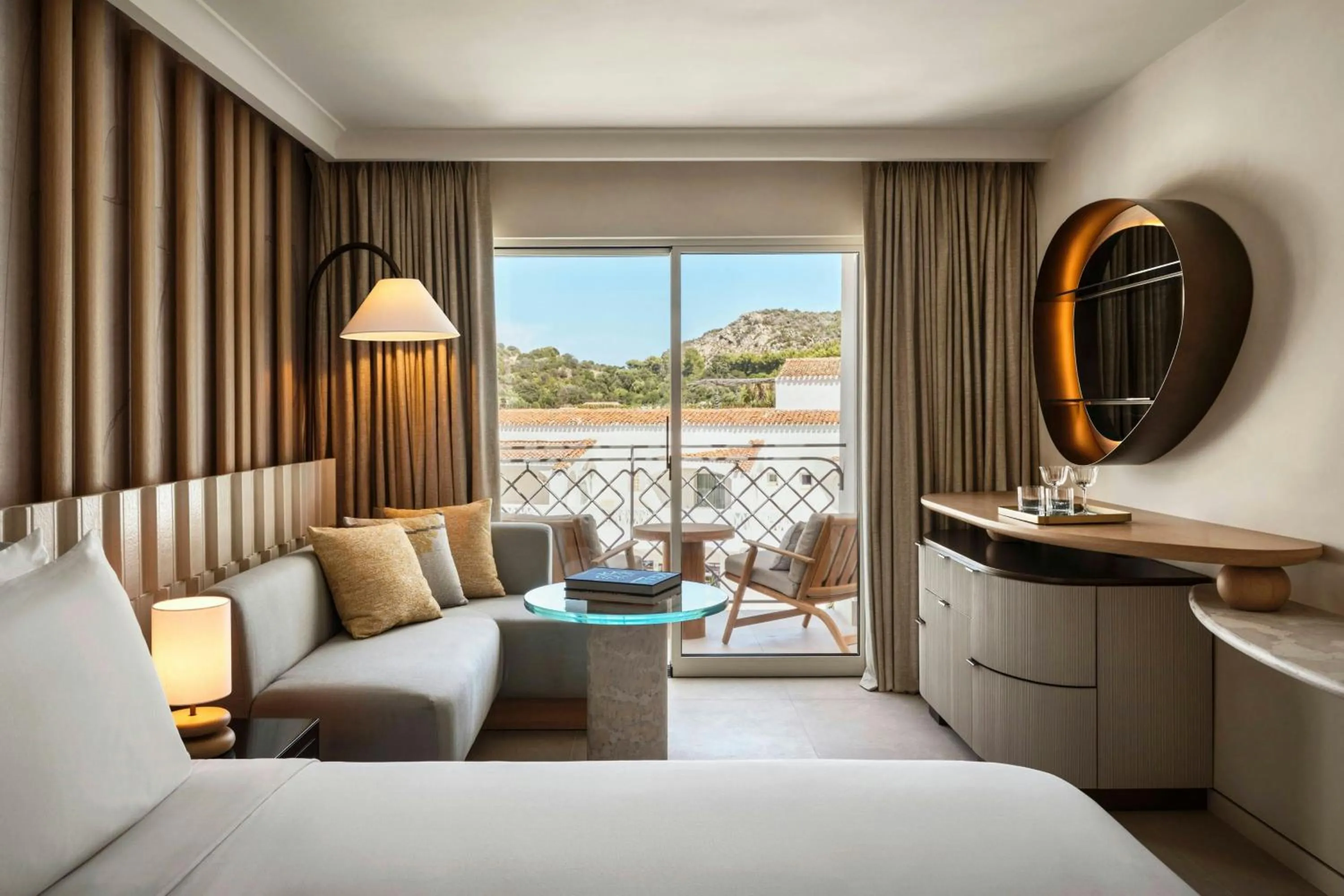 Photo of the whole room, Bed in W Sardinia - Poltu Quatu