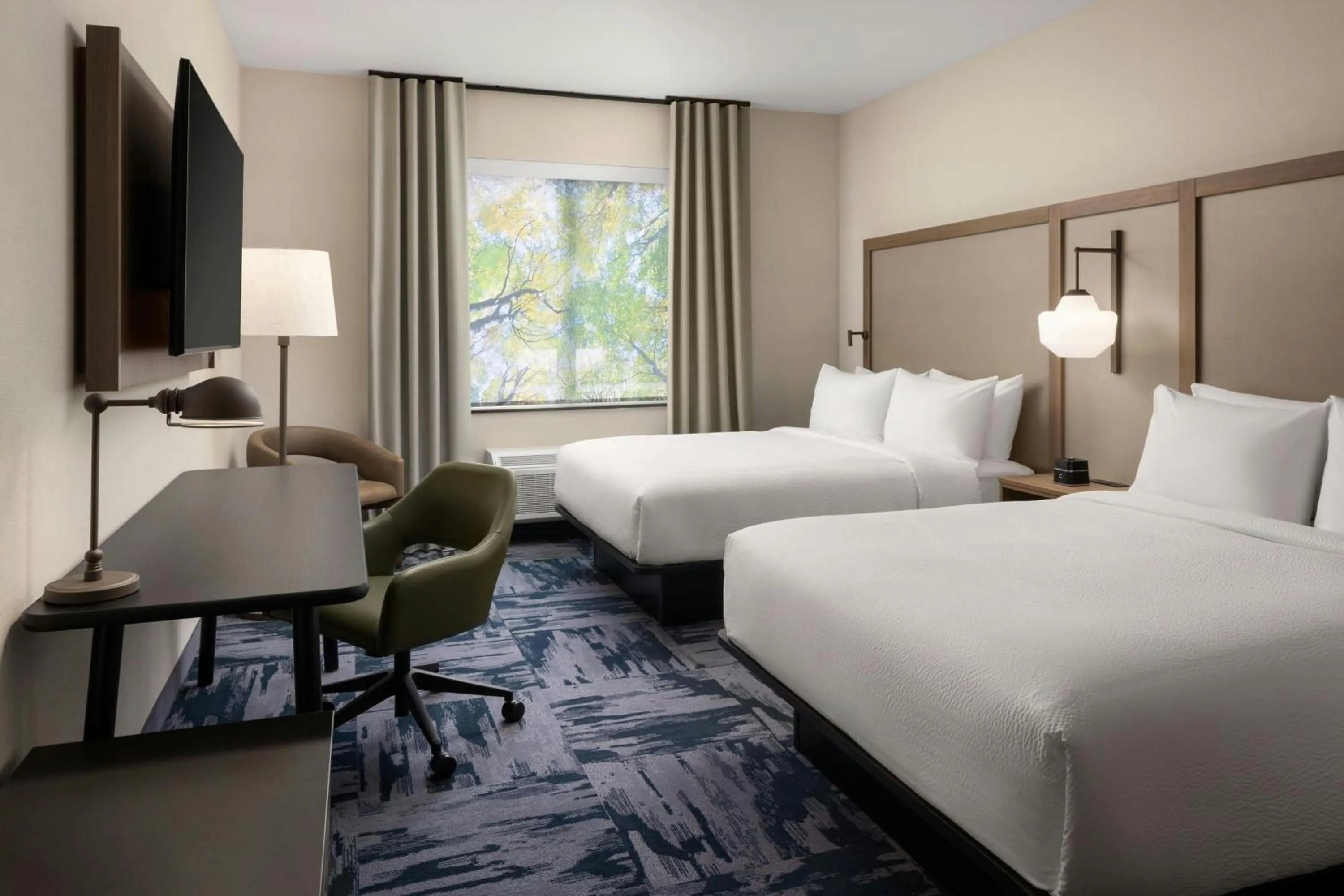 Photo of the whole room, Bed in Fairfield Inn & Suites by Marriott Chilliwack