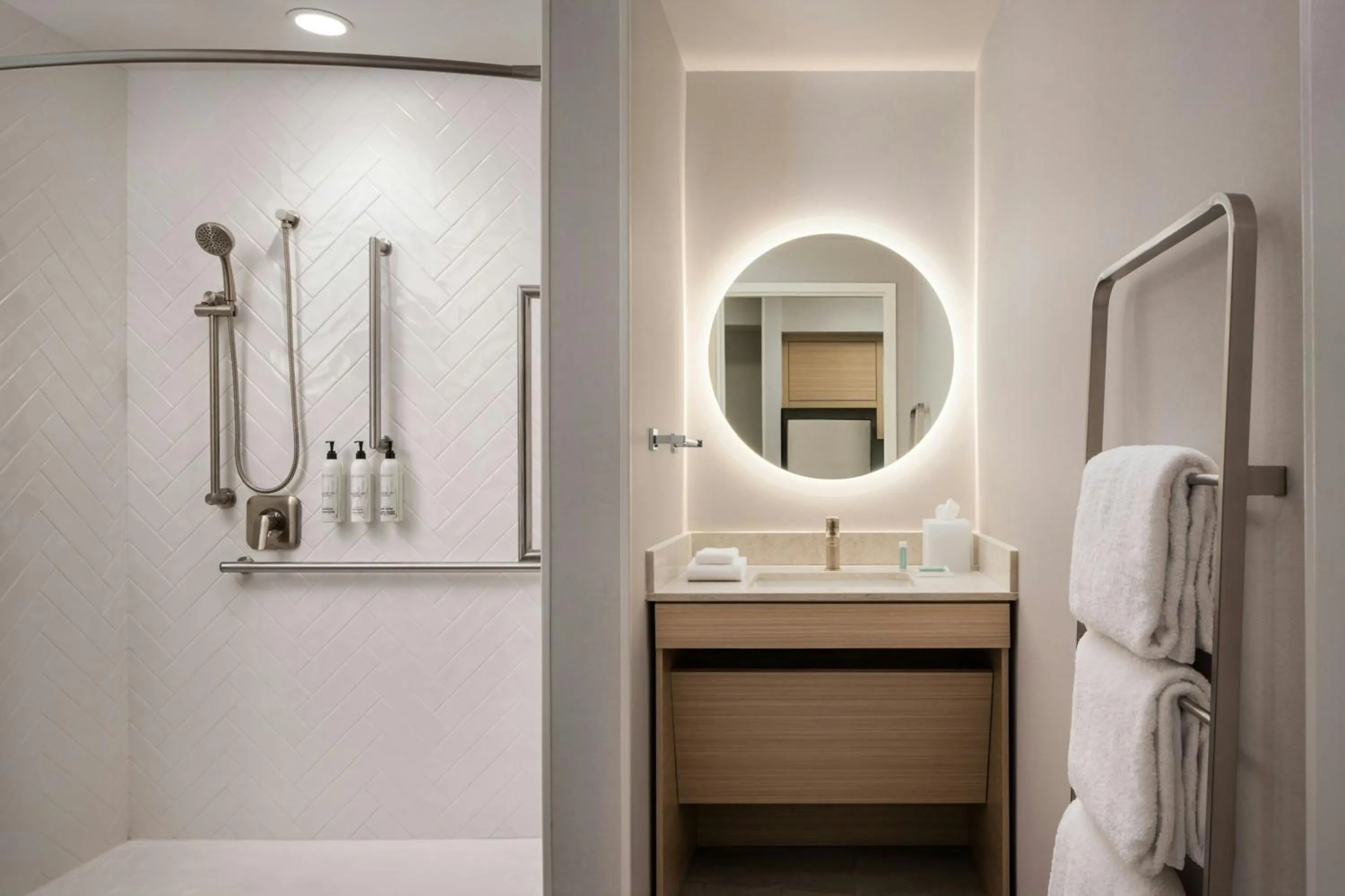 Bathroom in TownePlace Suites by Marriott Chilliwack