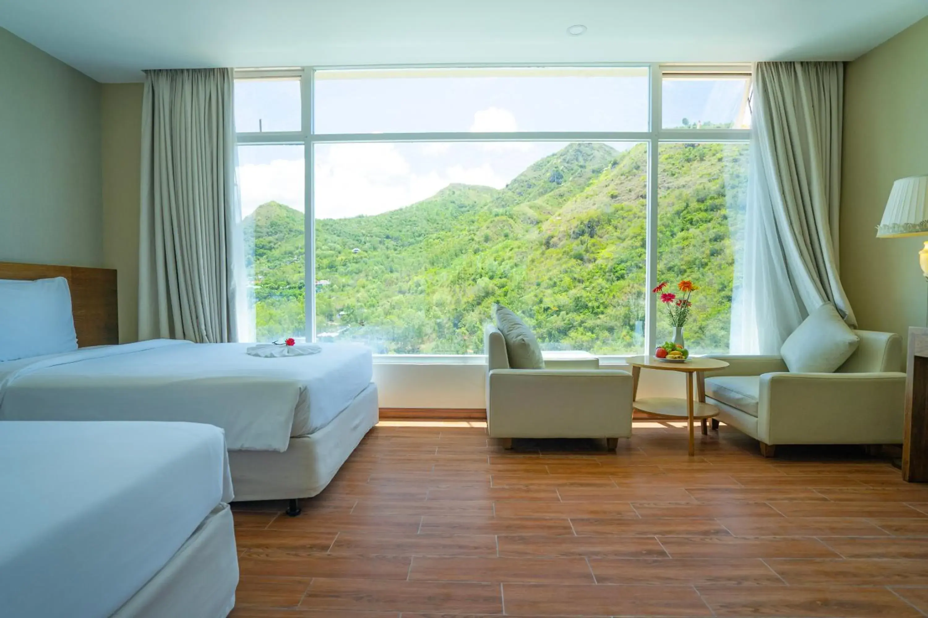 Deluxe Twin Room in Glamour Hotel Nha Trang Deluxe Twin Room in Glamour Hotel Nha Trang