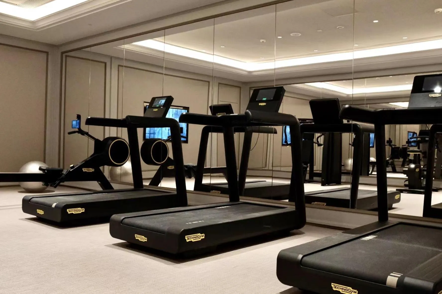Fitness centre/facilities in Mercure Guangzhou Tianhe Sports Center