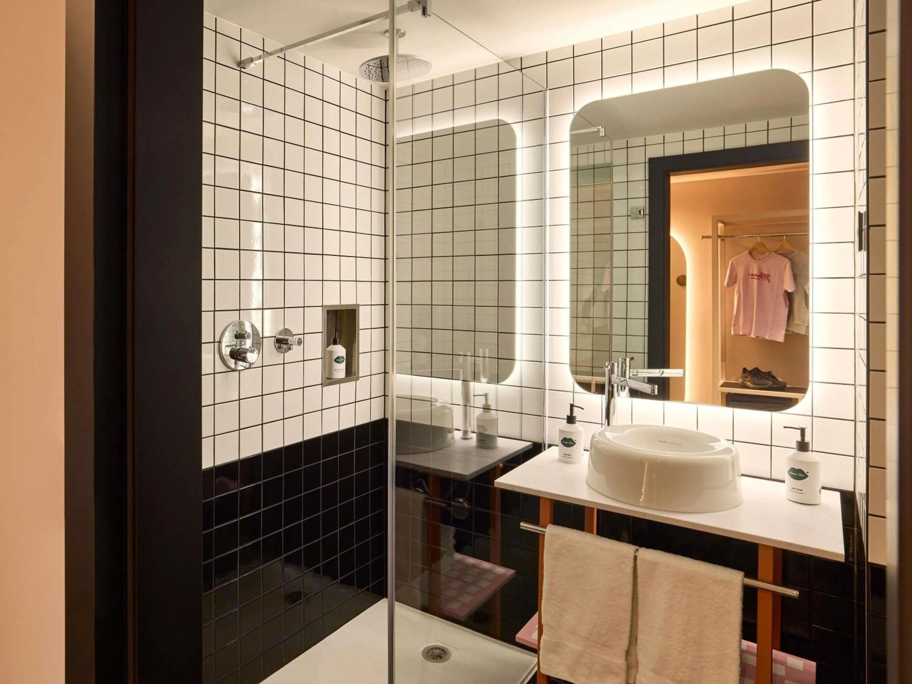 Bedroom in Mama Shelter Zurich