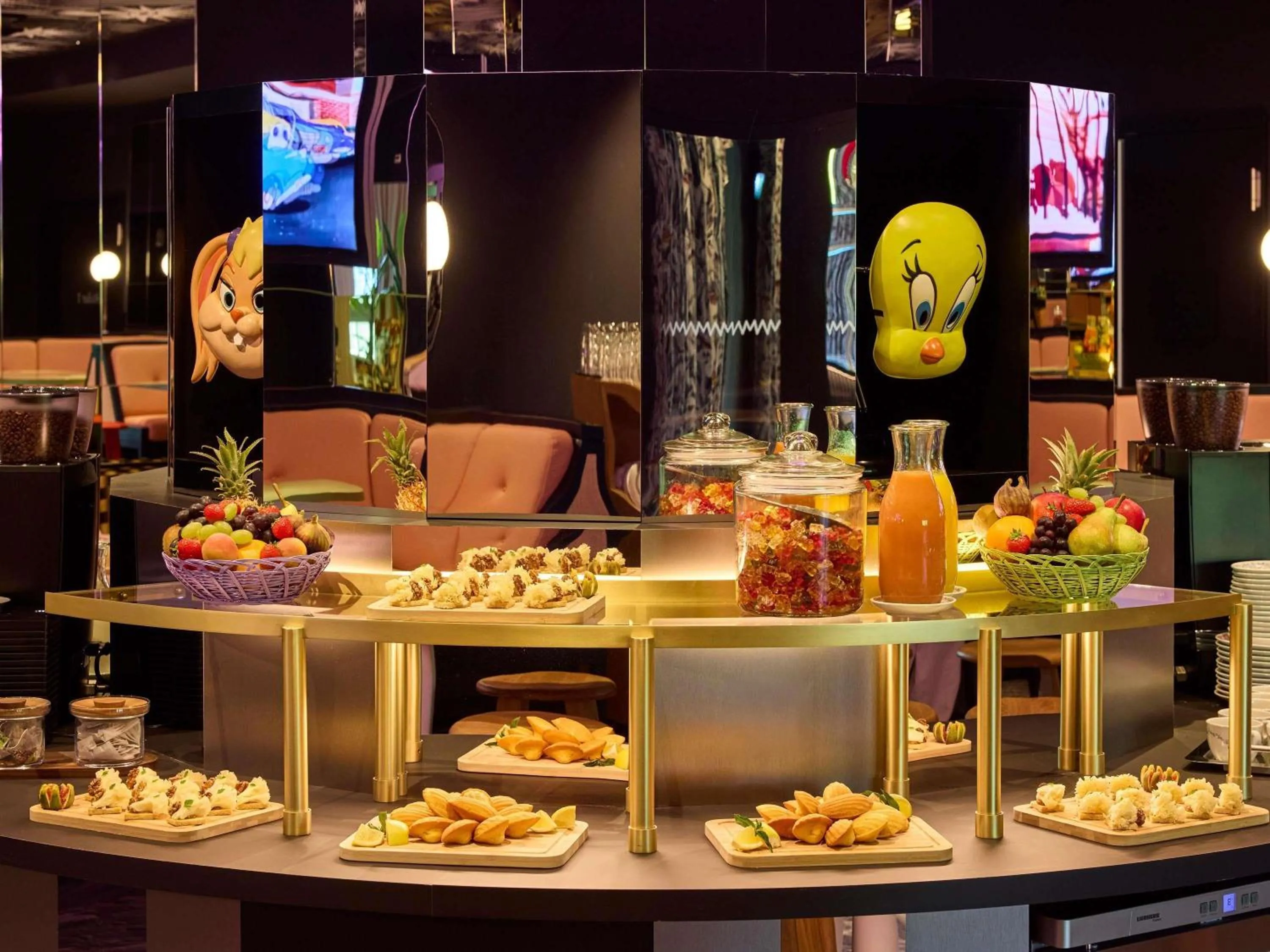 Breakfast in Mama Shelter Zurich