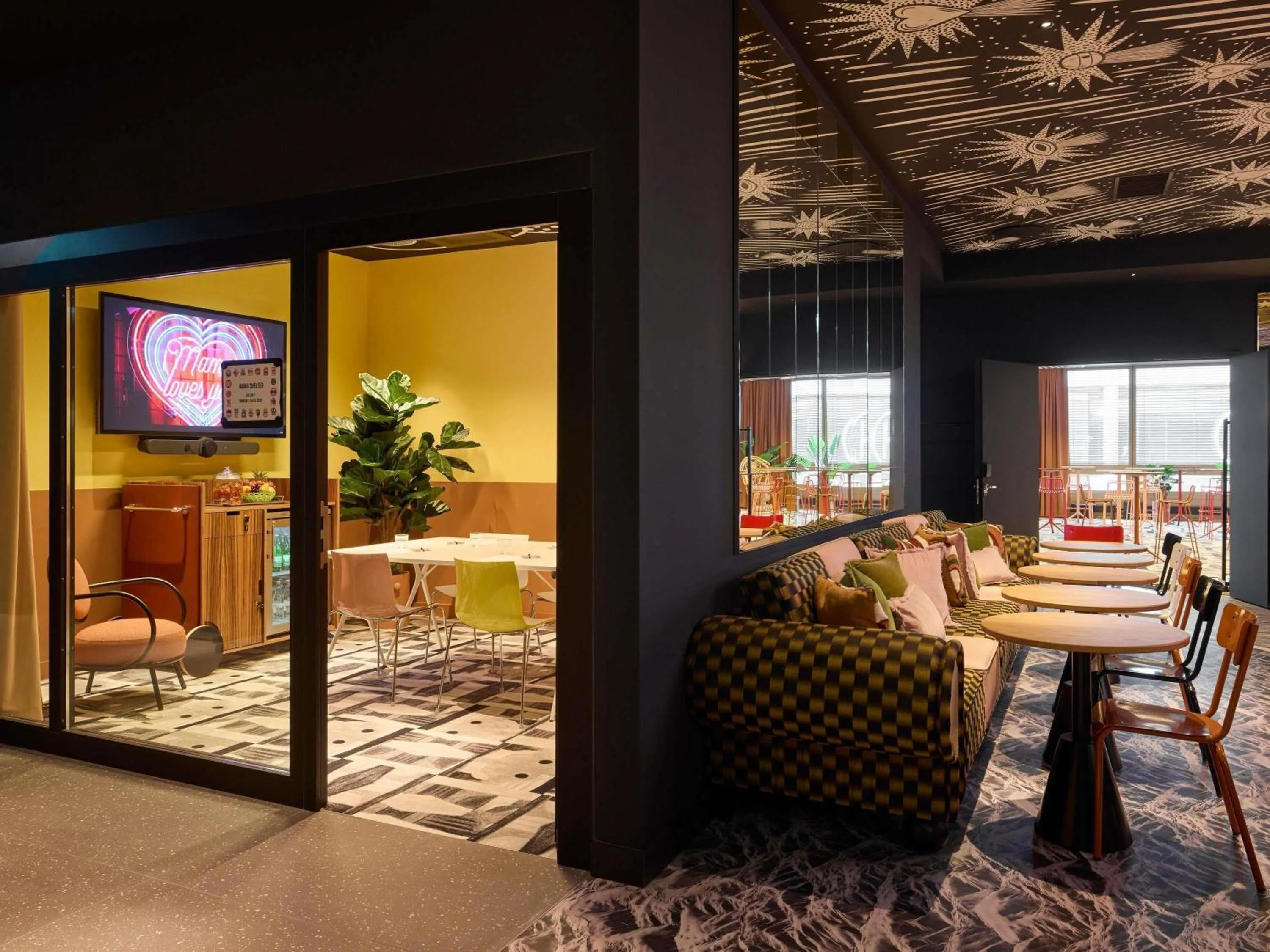 Meeting/conference room in Mama Shelter Zurich