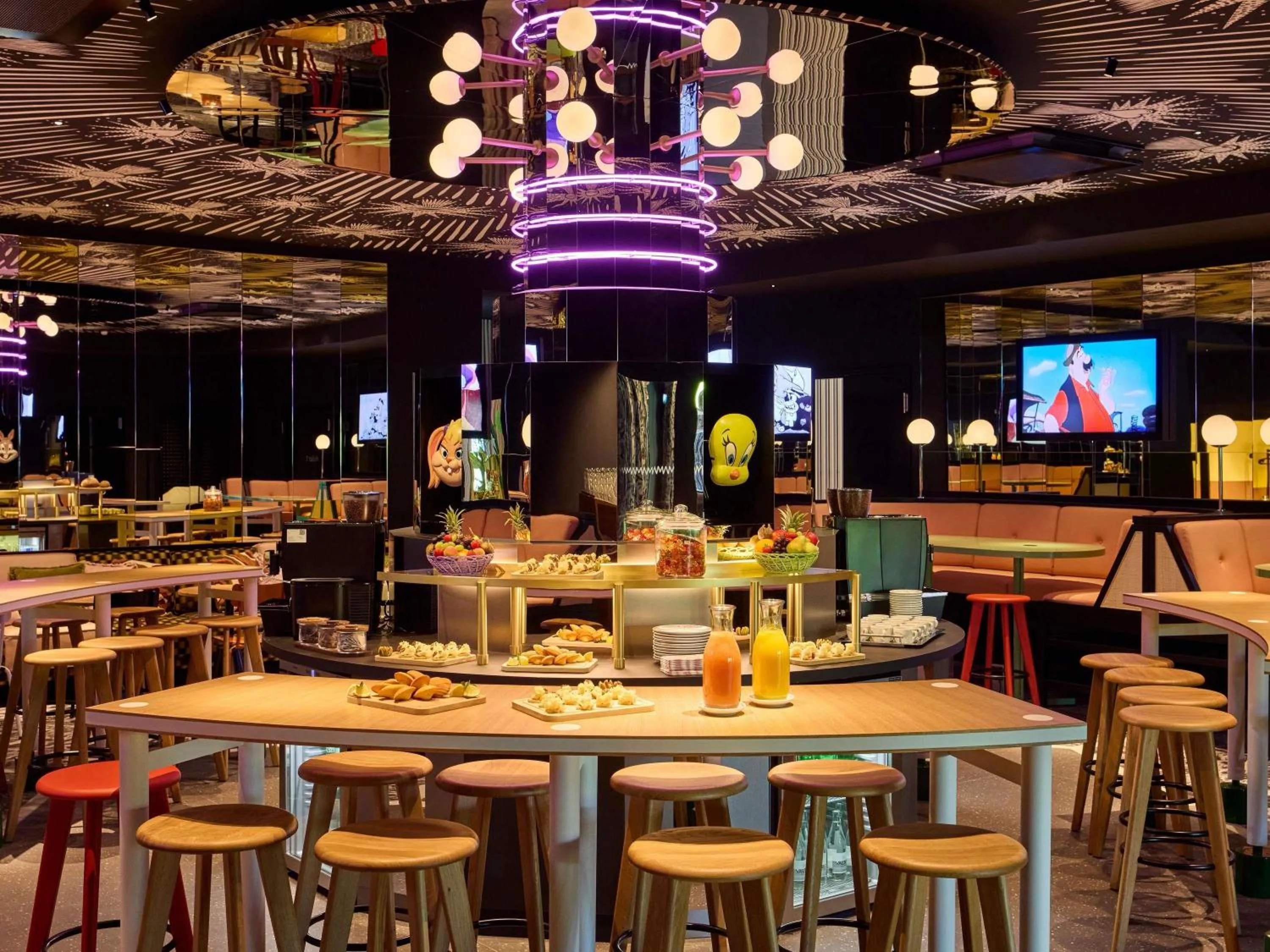 Breakfast in Mama Shelter Zurich