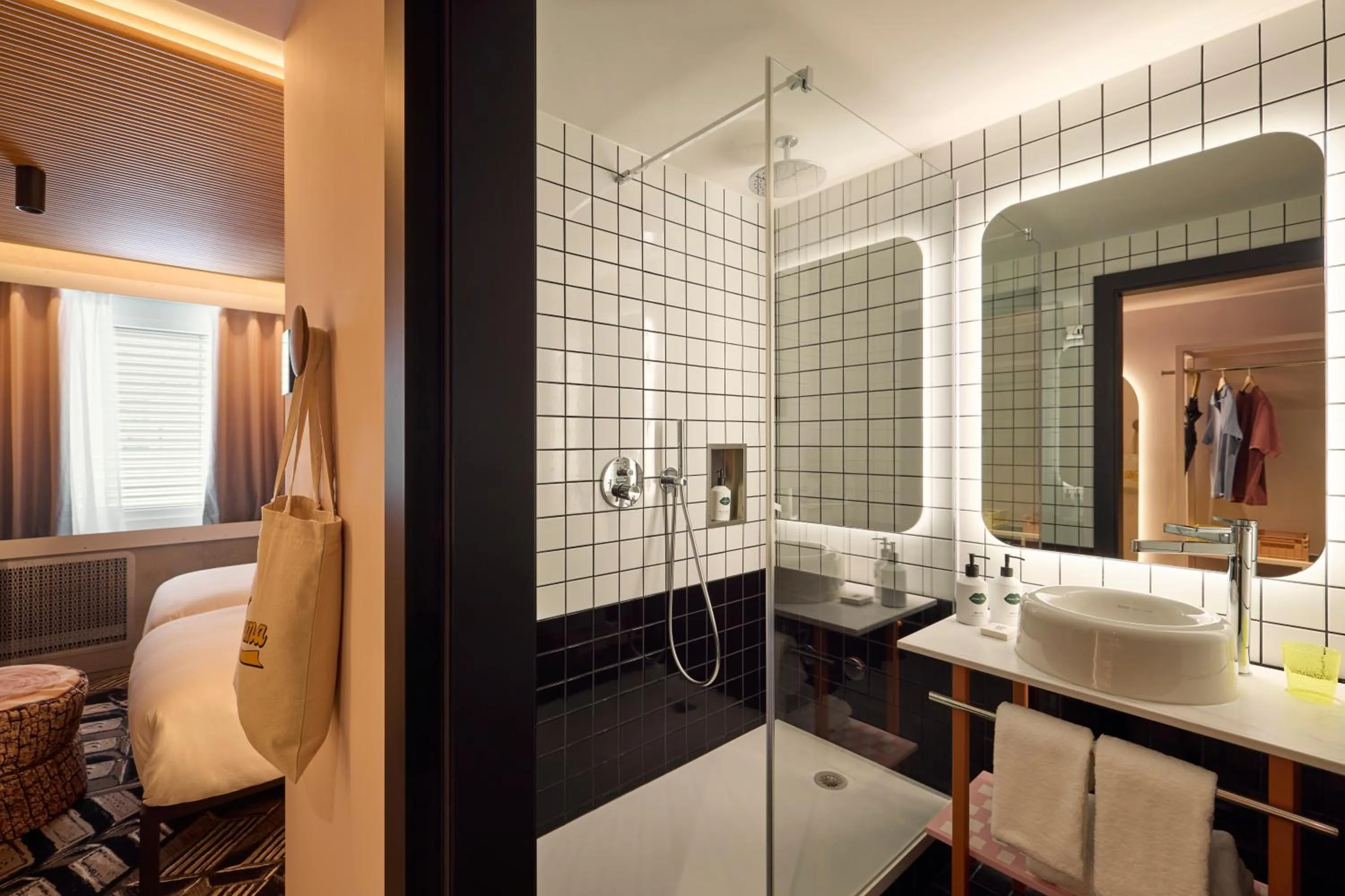 Bathroom in Mama Shelter Zurich