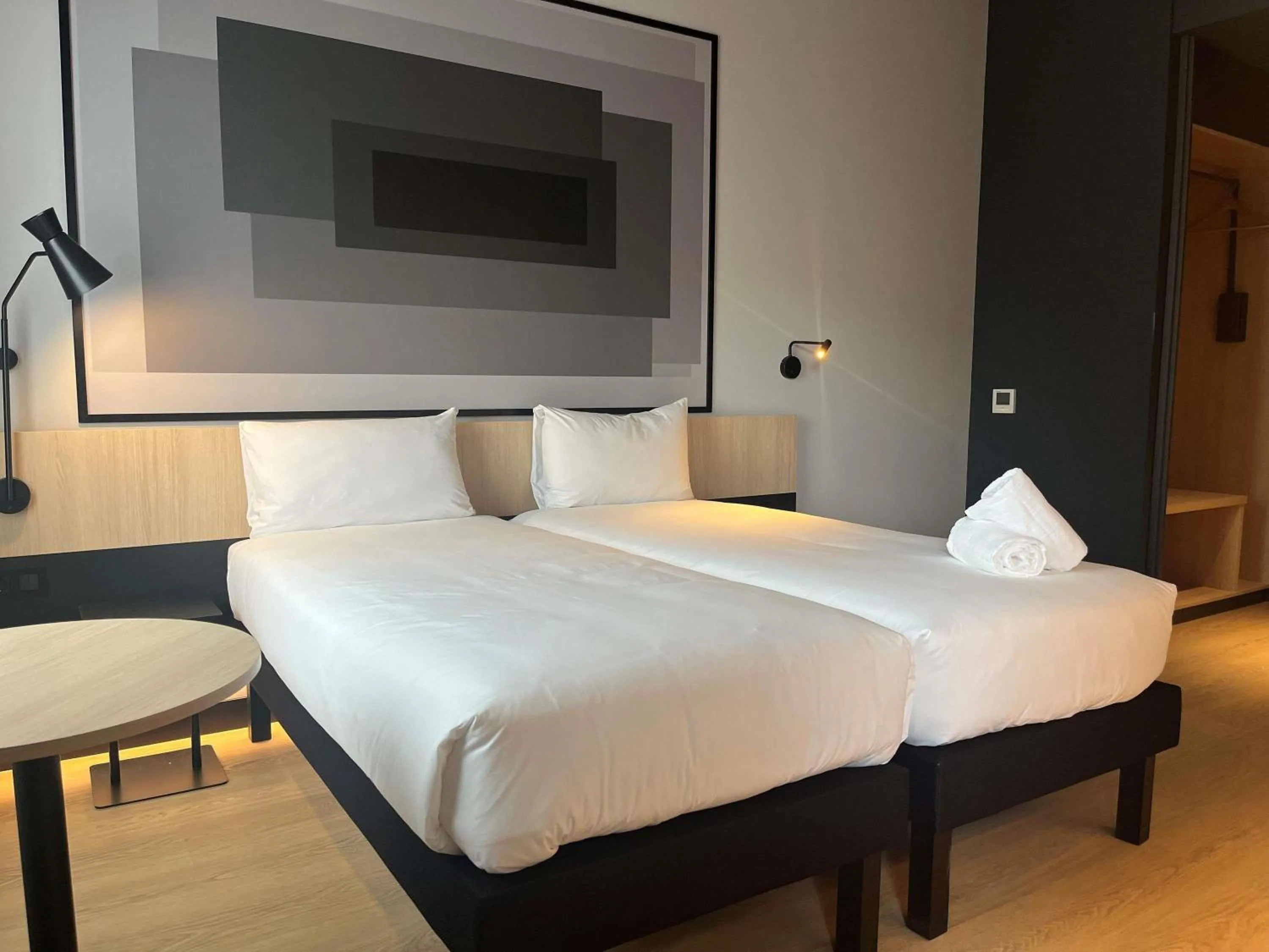 Bedroom, Bed in ibis Madrid Norte Las Tablas