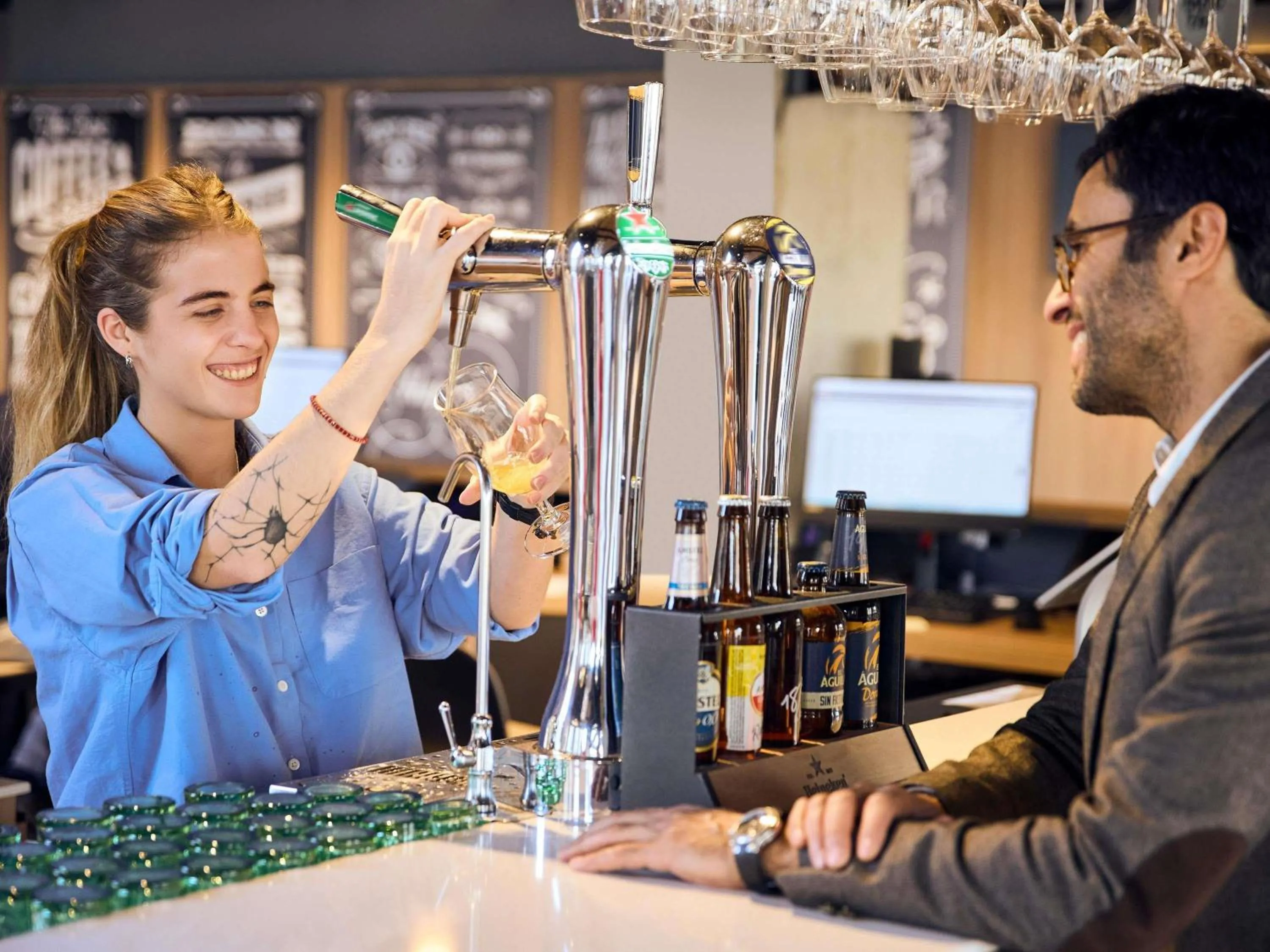 Lounge or bar in ibis Madrid Norte Las Tablas