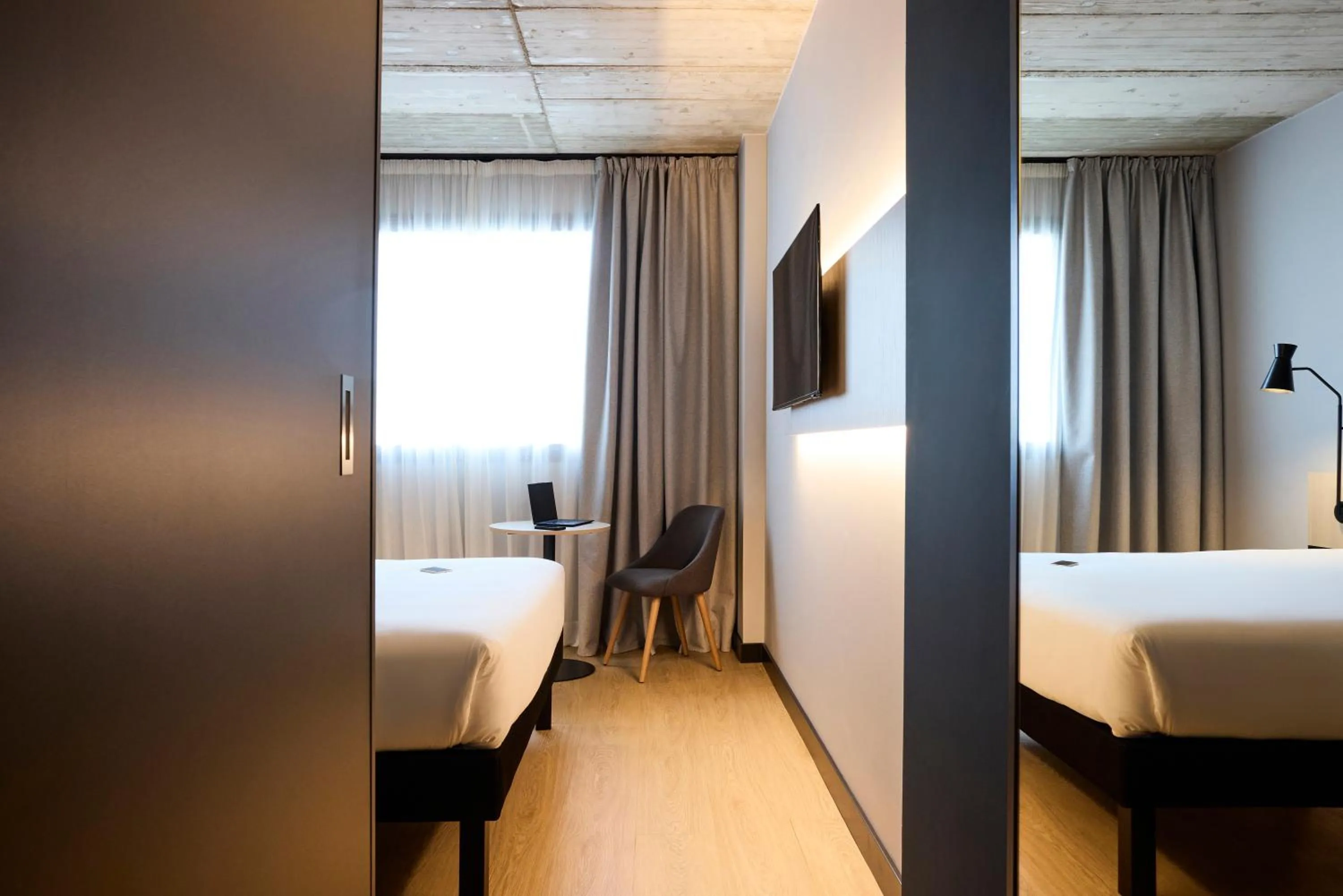 Bed in ibis Madrid Norte Las Tablas
