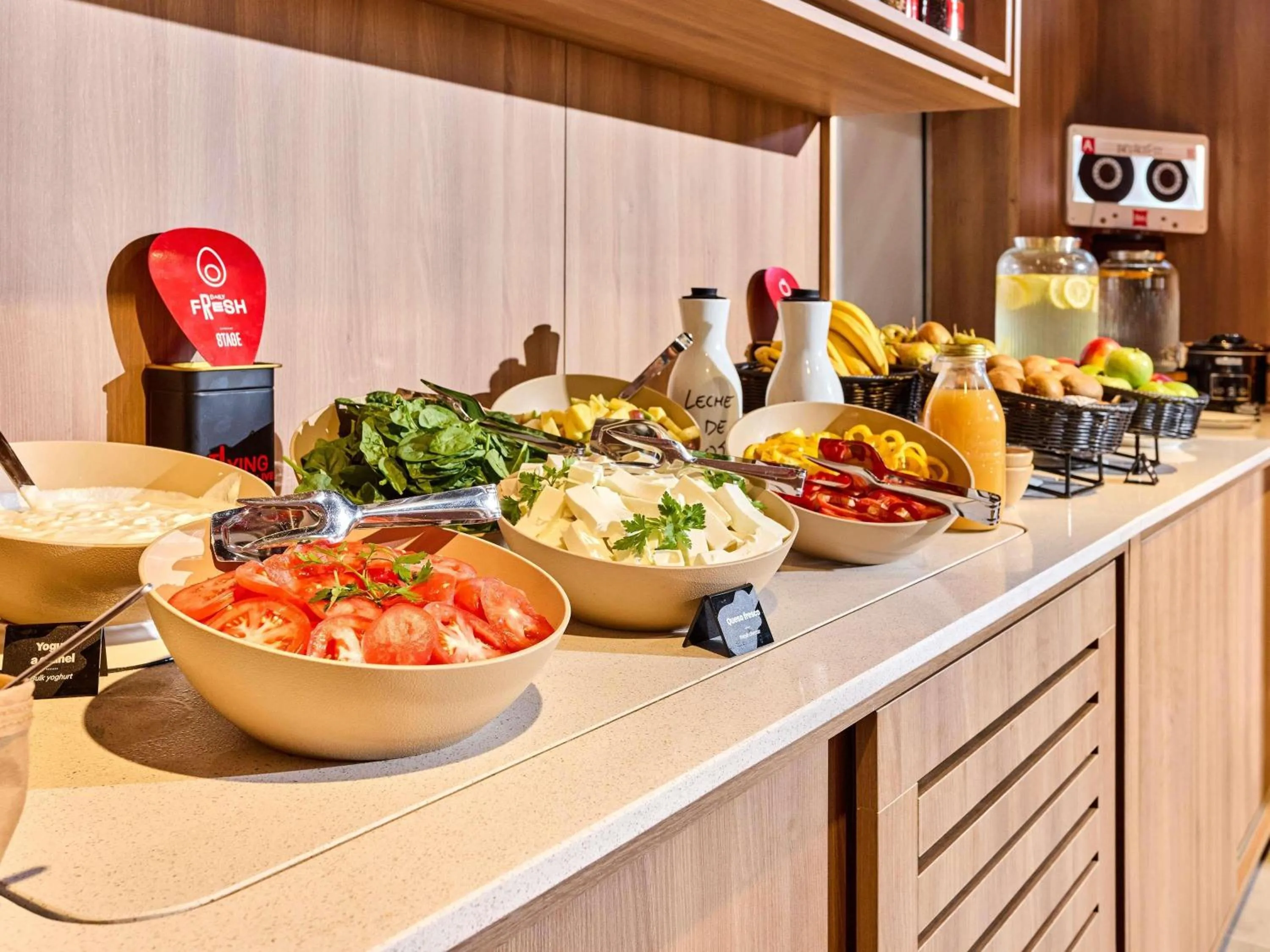 Restaurant/places to eat in ibis Madrid Norte Las Tablas