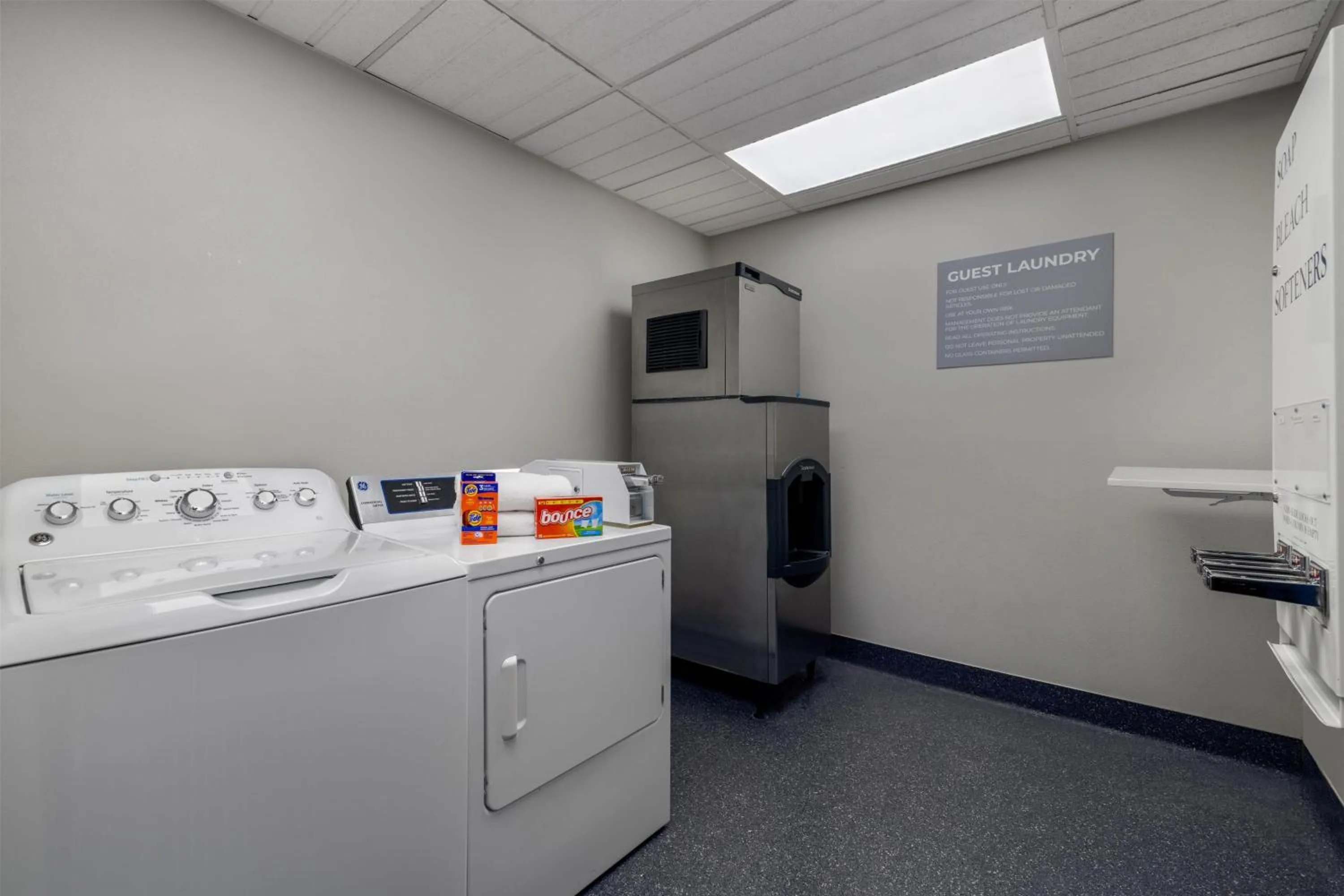 laundry in Spark by Hilton Artesia