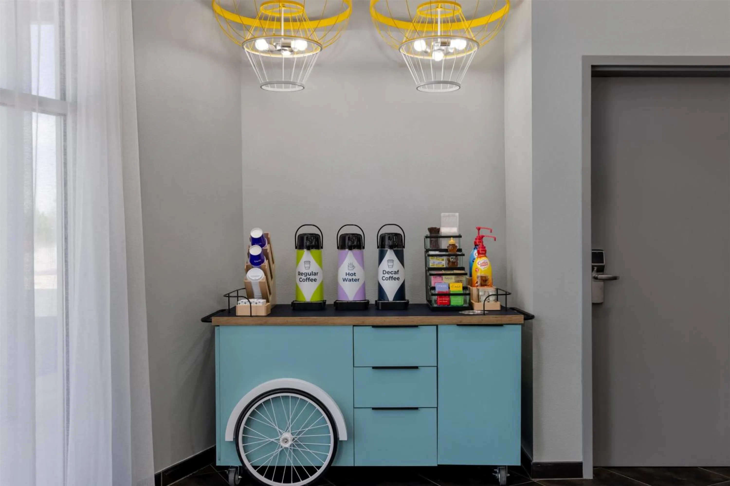 Dining area in Spark by Hilton Artesia