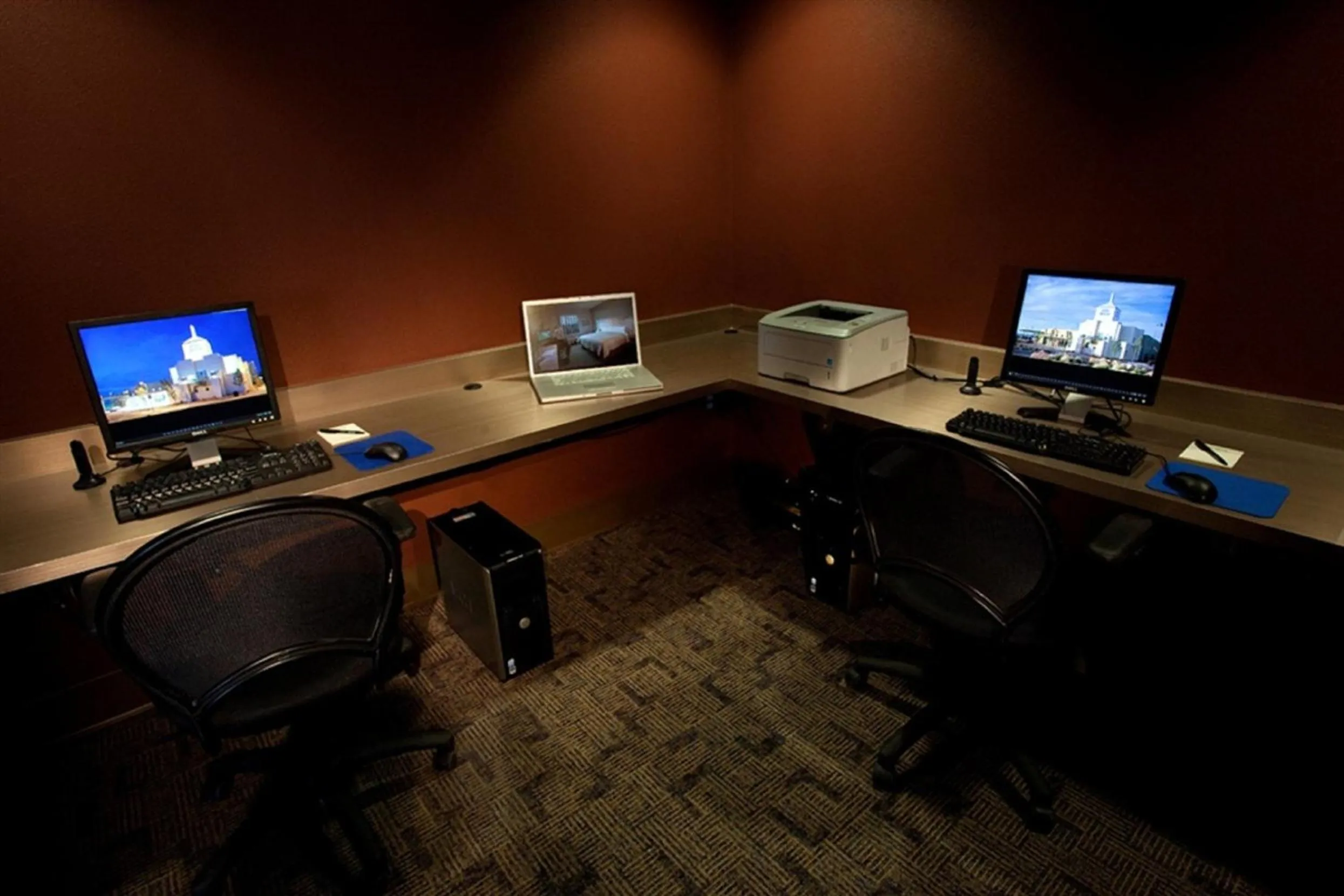 Business facilities in Spark by Hilton Artesia