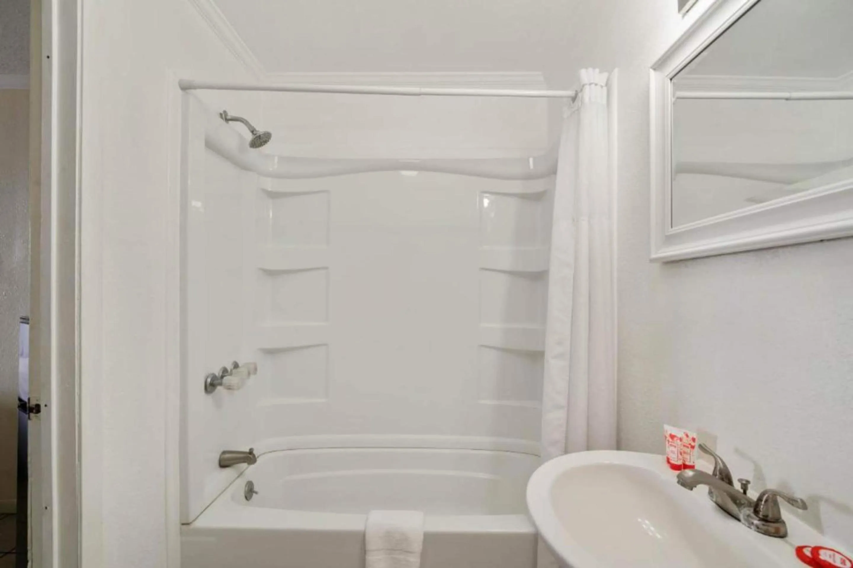 Bathroom in OYO Hotel Rockport- Bay View