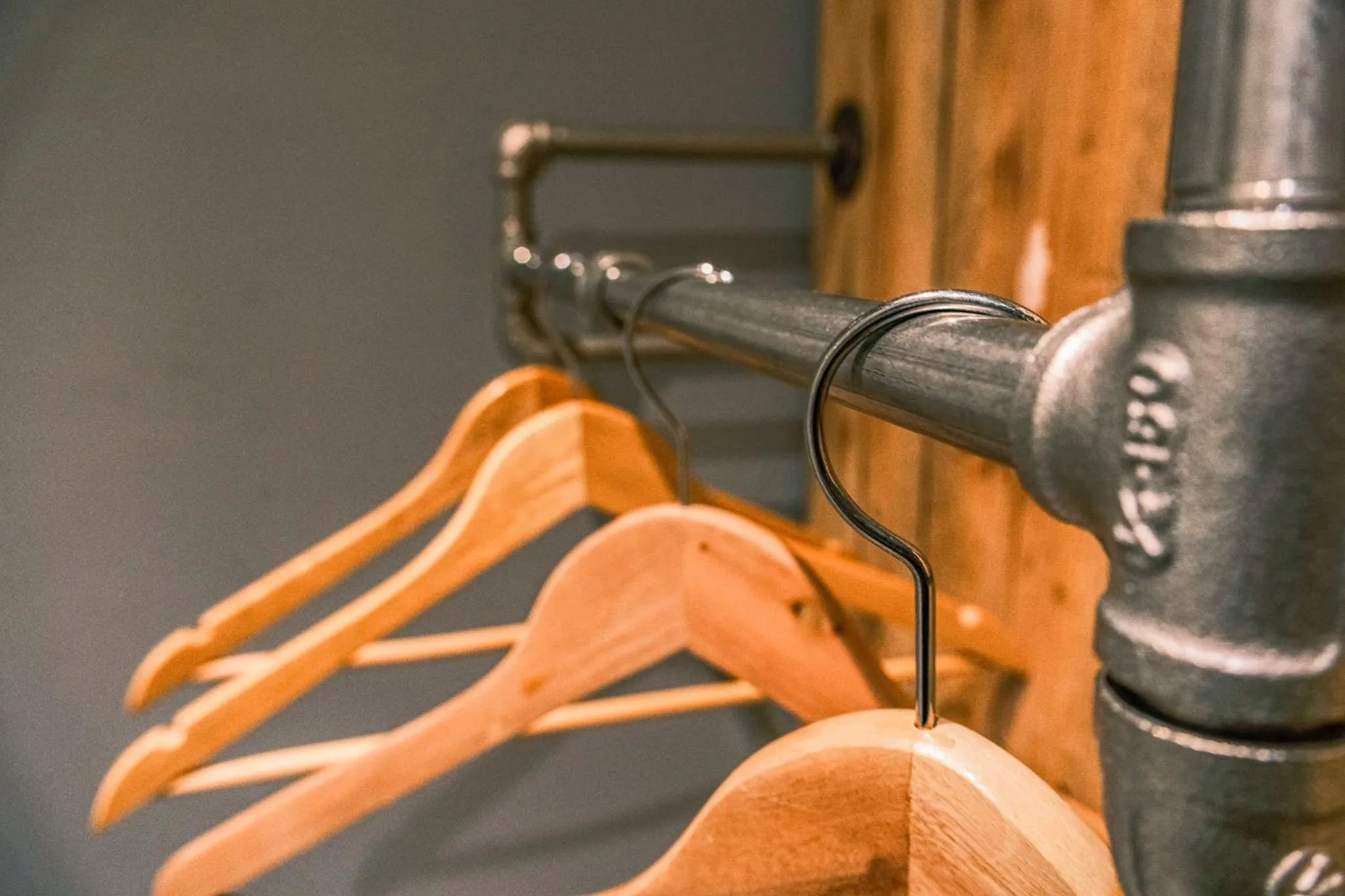 wardrobe in 62巷背包客棧 Lane62 Hostel