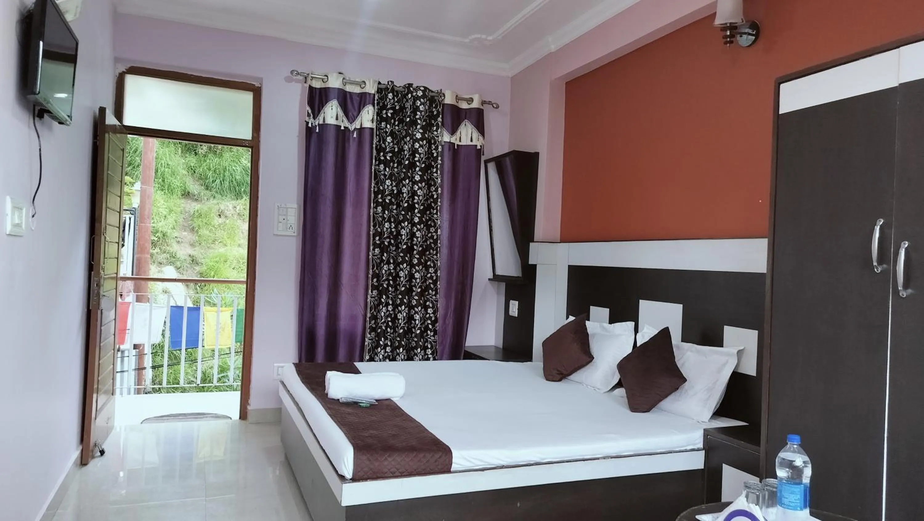Bed in Adventure Inn 20 Metre from Swimming Pool