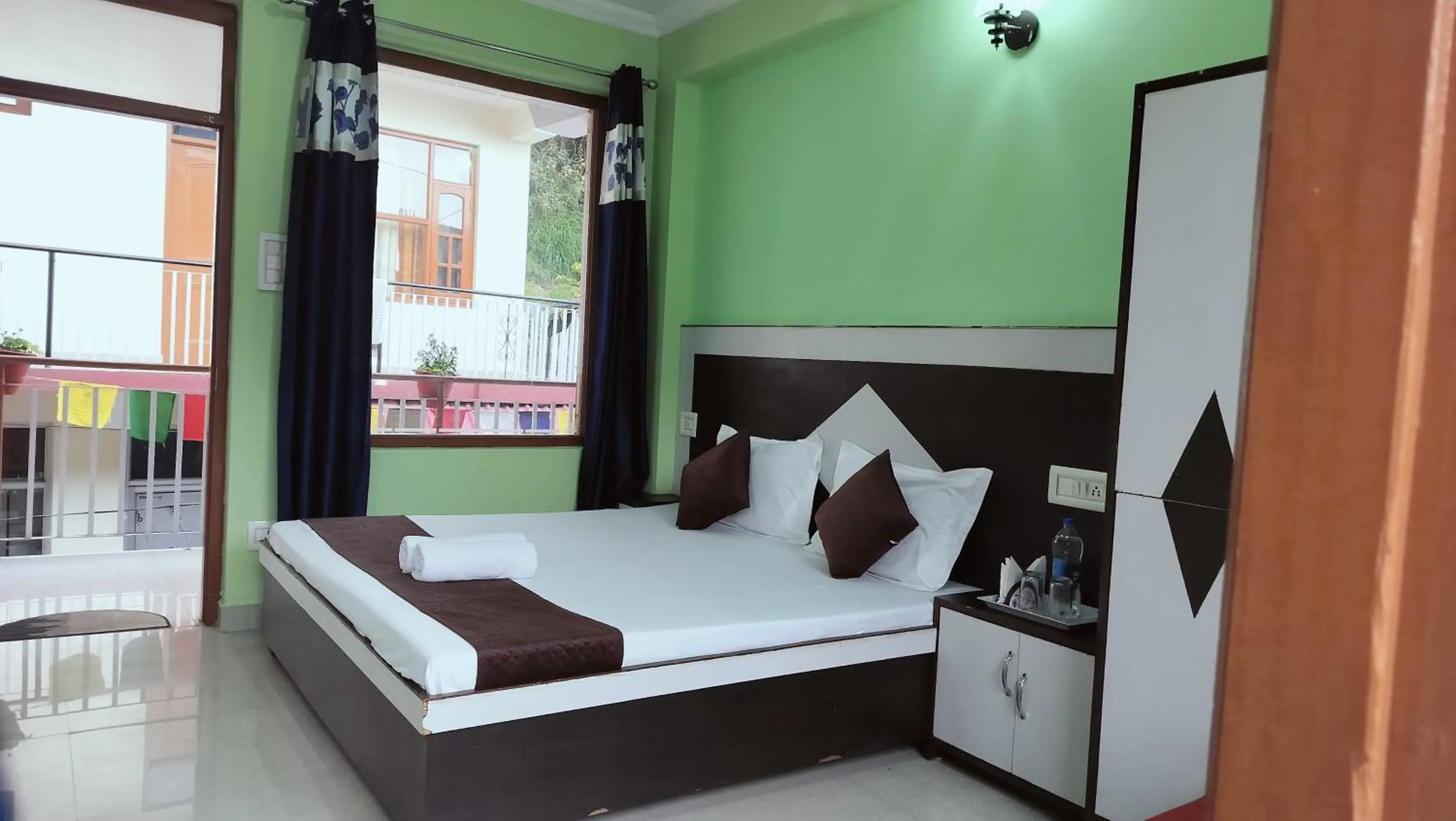 Bed in Adventure Inn 20 Metre from Swimming Pool