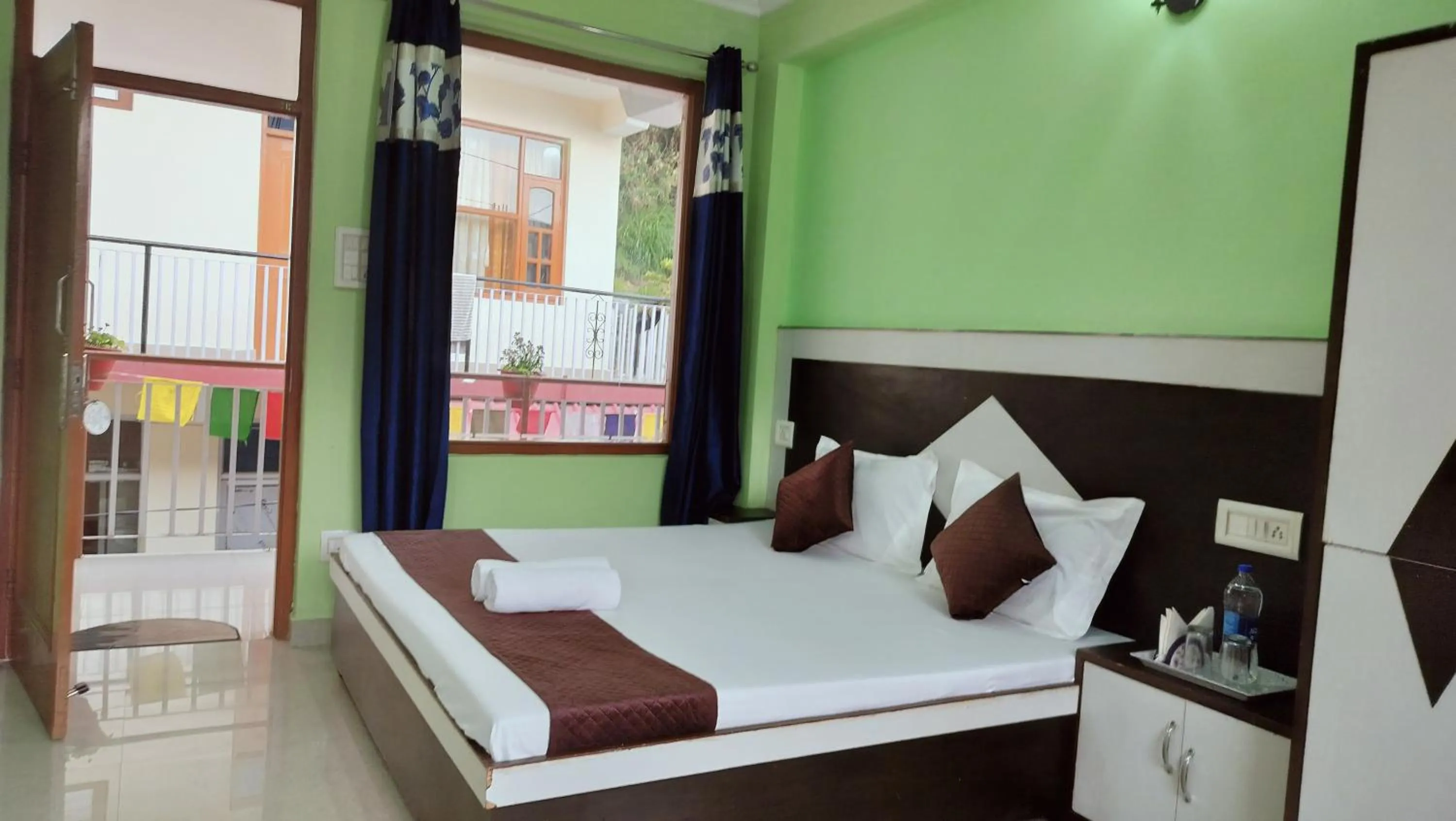 Bed in Adventure Inn 20 Metre from Swimming Pool