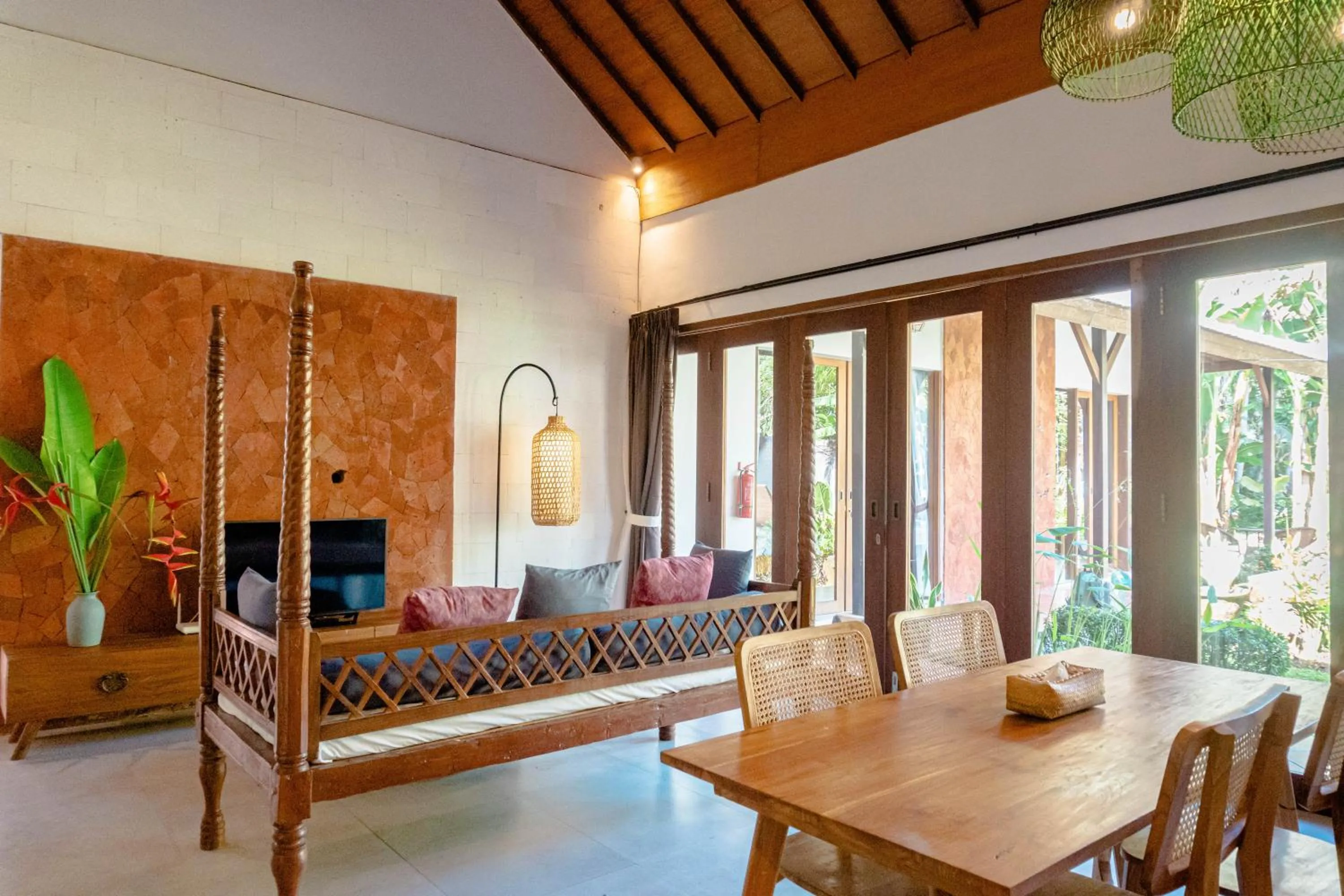 TV and multimedia in Kakul Vila