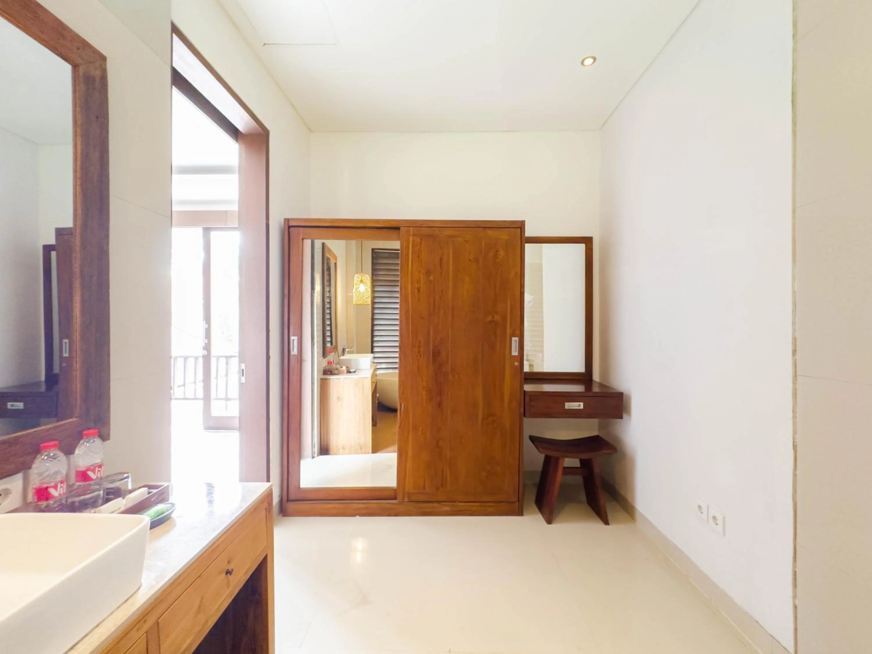 wardrobe in Kakul Vila