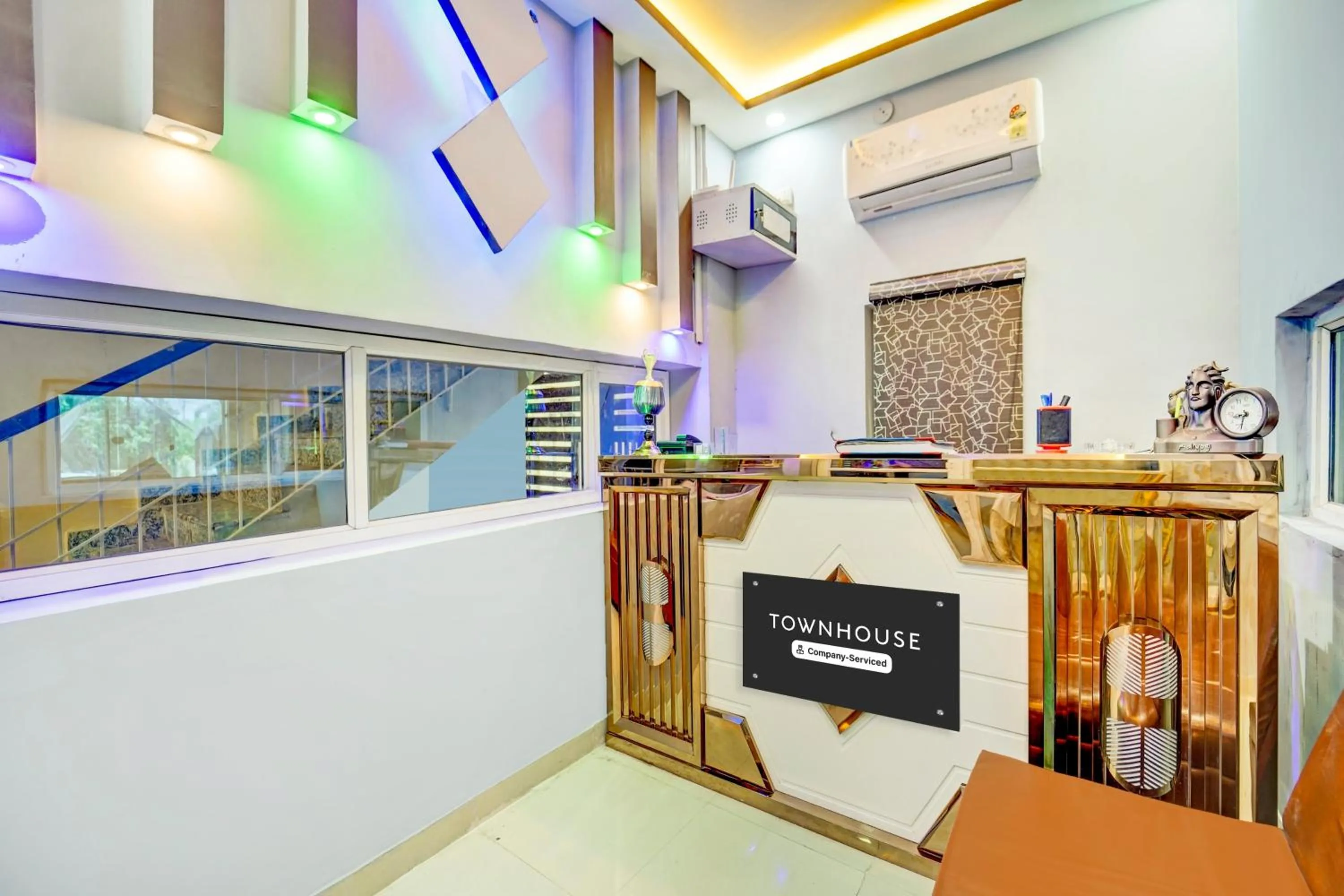 Lobby or reception in Super Townhouse Anisabad Near Mahavir Sansthan