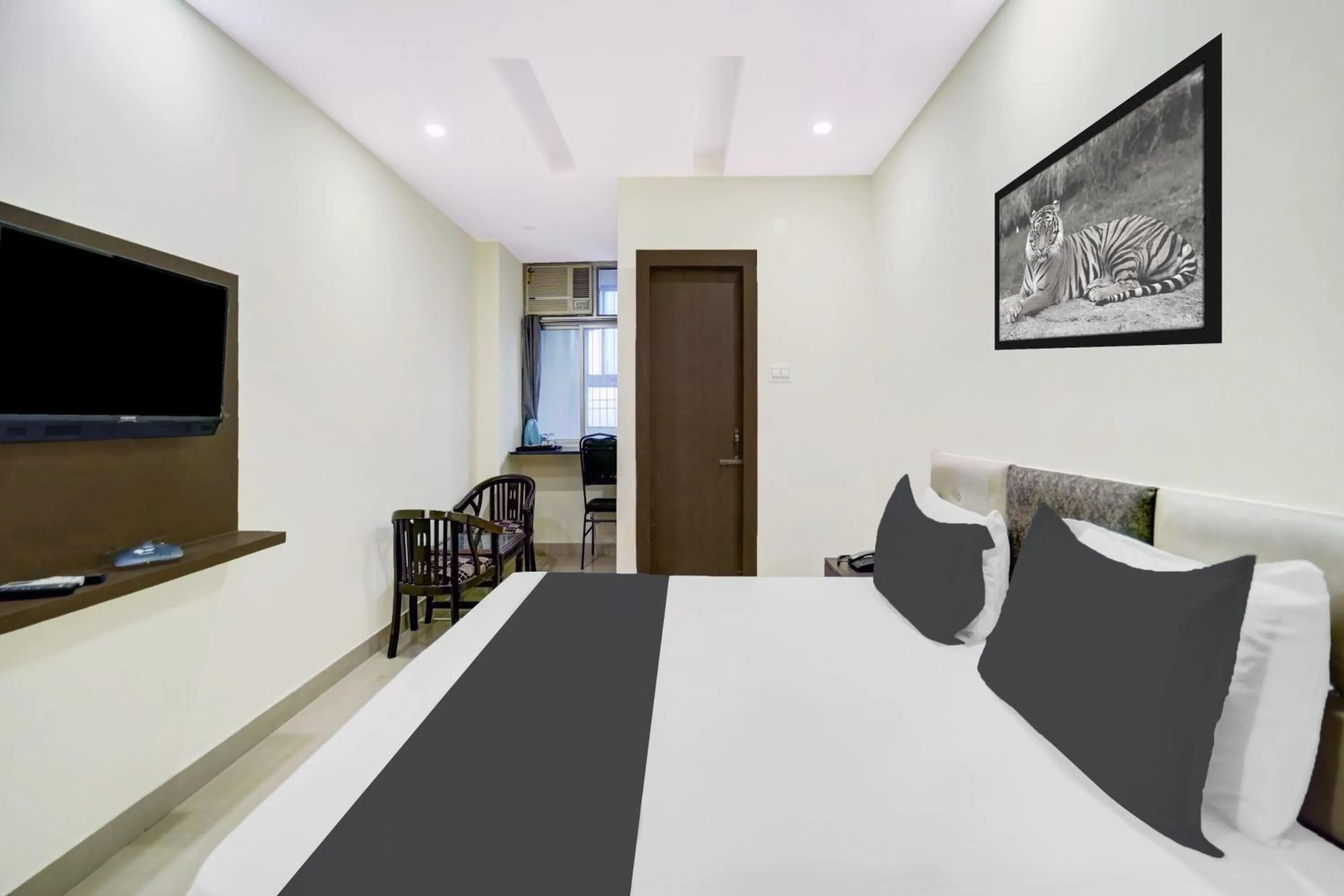 Bedroom, Bed in Super Collection O Rajeev Nagar Near Atal Path Formerly Vinayaka