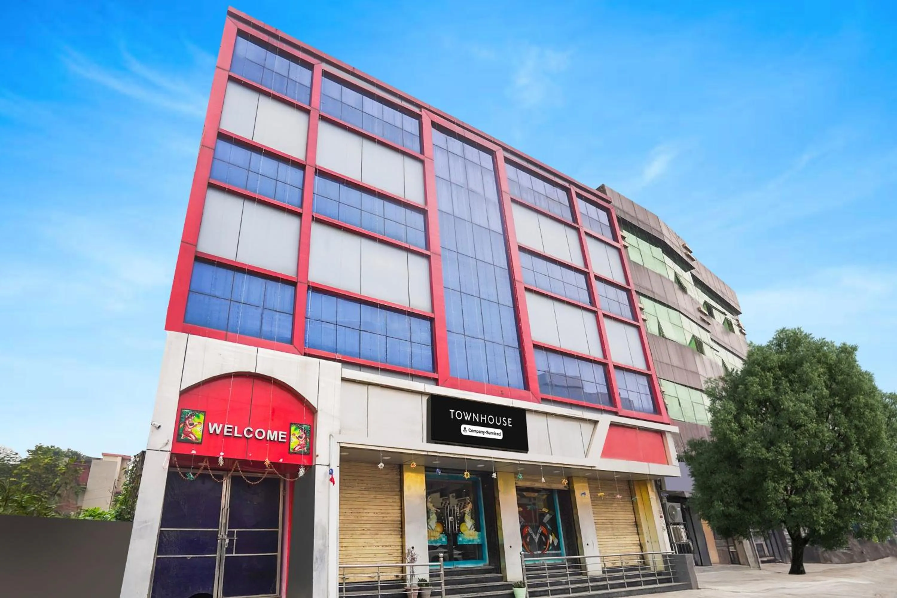 Facade/entrance in Super Townhouse Butler Road Near Maripur Chowk