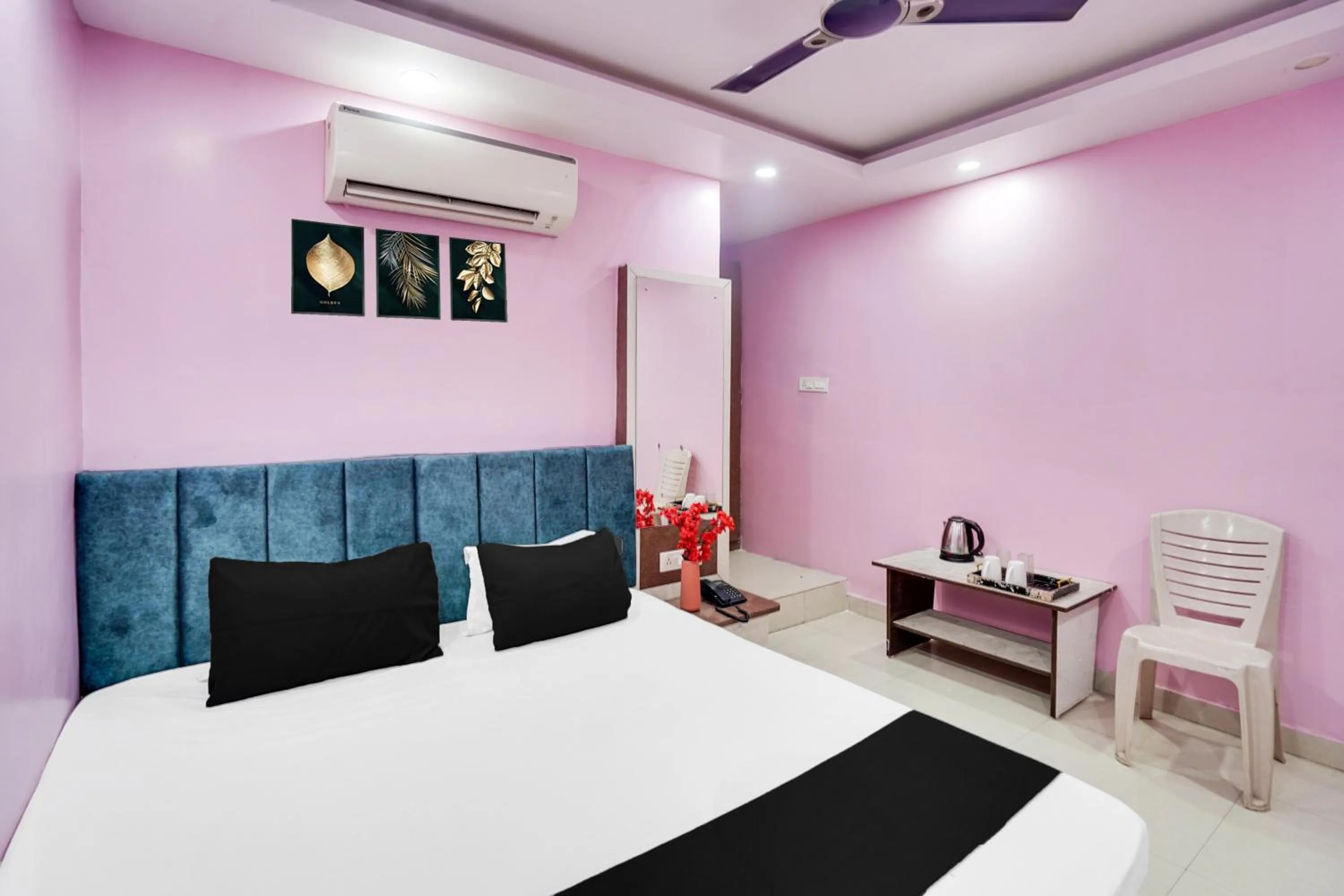Bedroom, Bed in Super Townhouse Butler Road Near Maripur Chowk