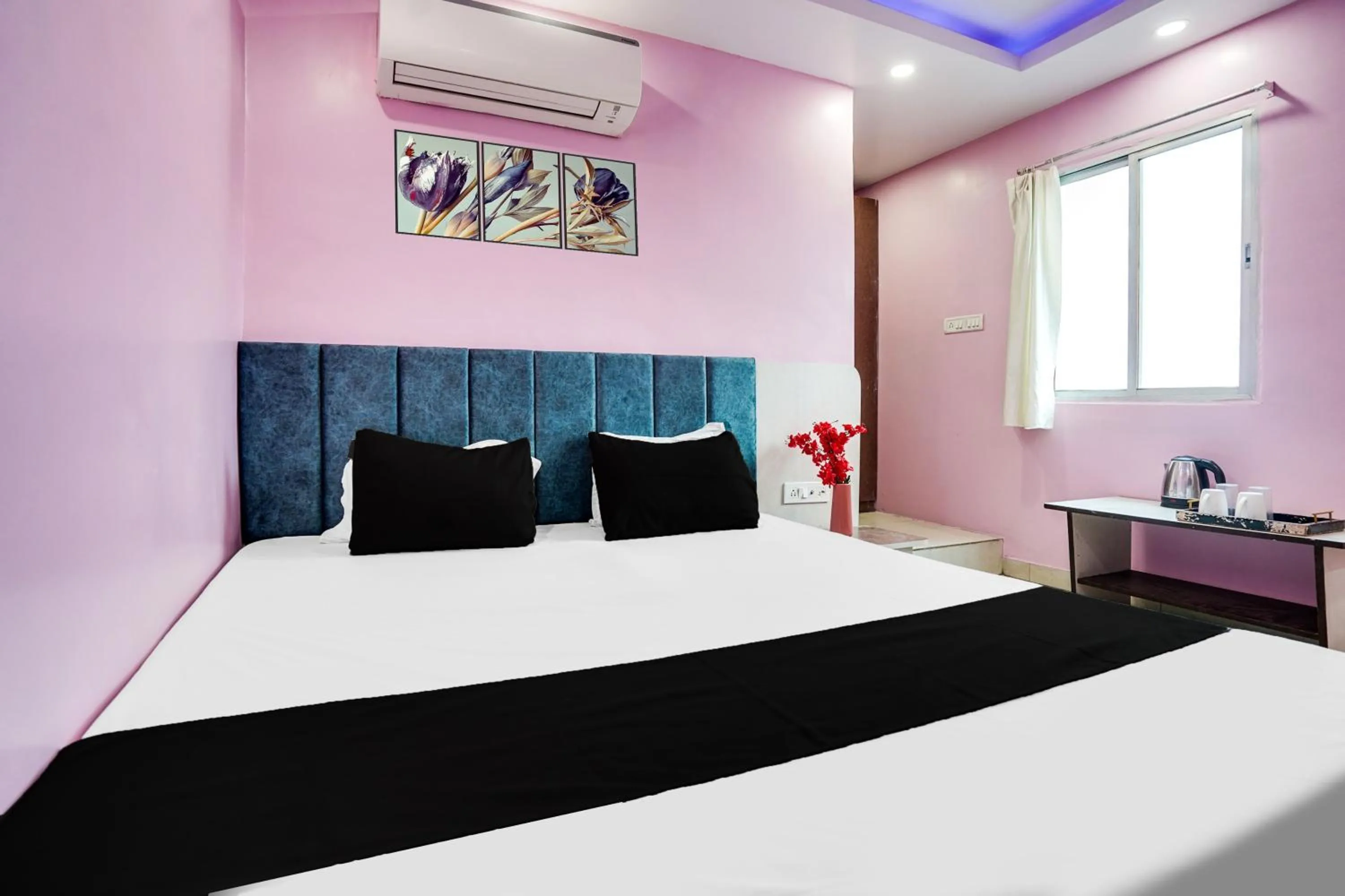 Bedroom, Bed in Super Townhouse Butler Road Near Maripur Chowk
